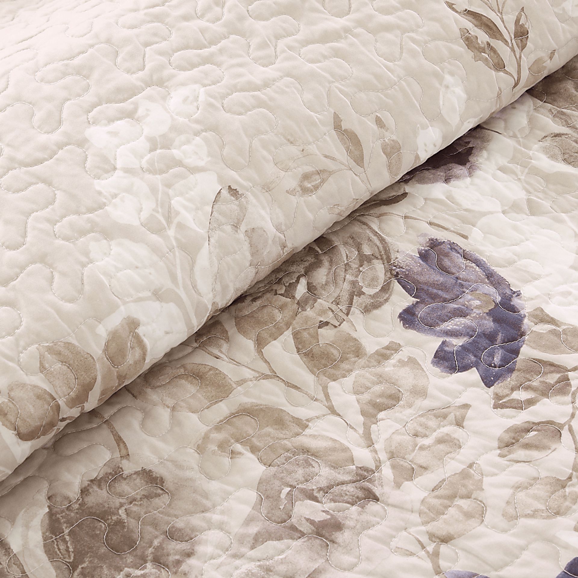 Janelis Taupe 6 Pc Queen Coverlet Set - Image 3