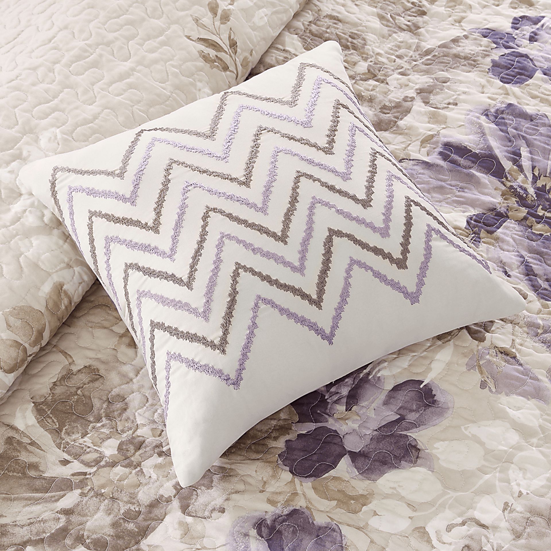 Janelis Taupe 6 Pc Queen Coverlet Set - Image 6