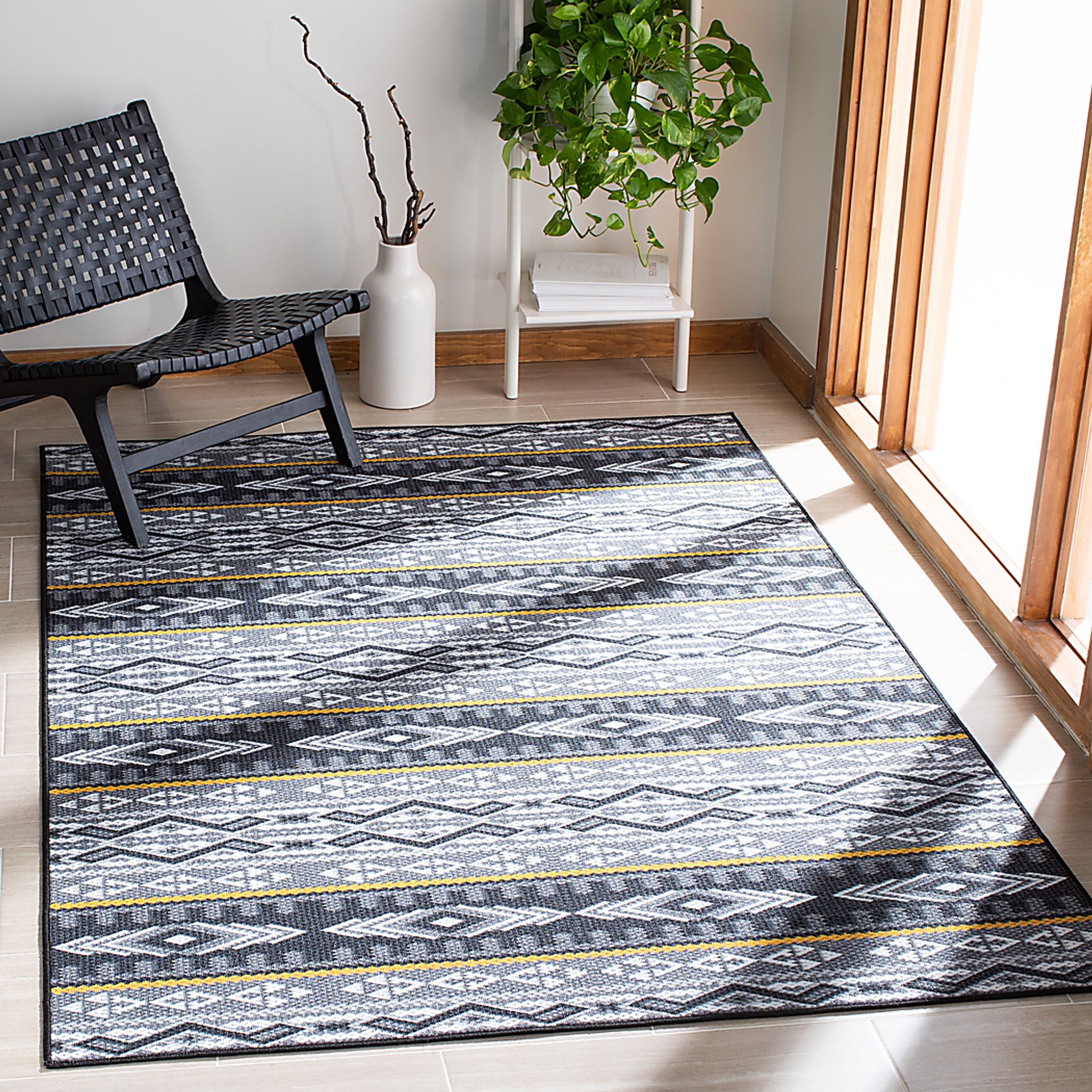 Jarazu Gray/Multi 5'5 x 7'7 Rug - Image 2