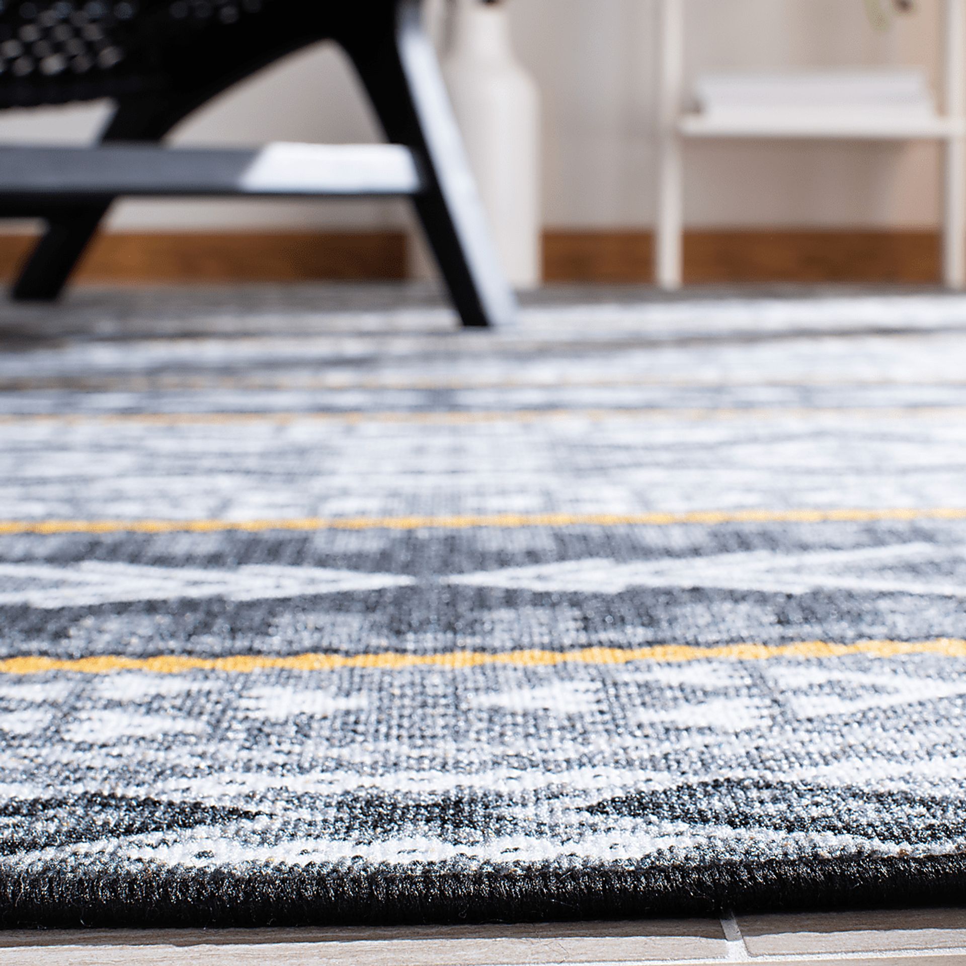 Jarazu Gray/Multi 5'5 x 7'7 Rug - Image 4