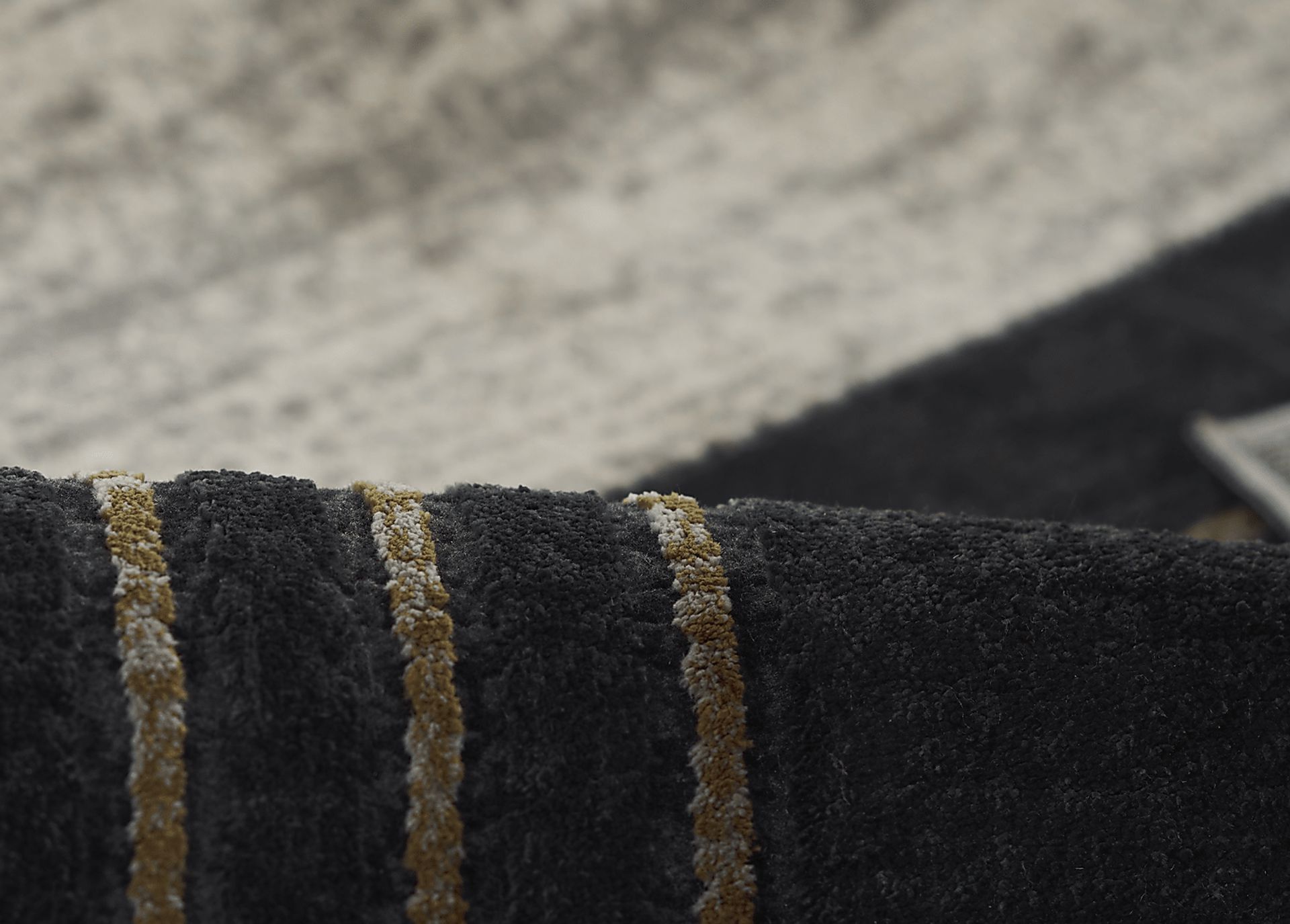 Jaze Black 3'10 x 5'7 Rug - Image 6