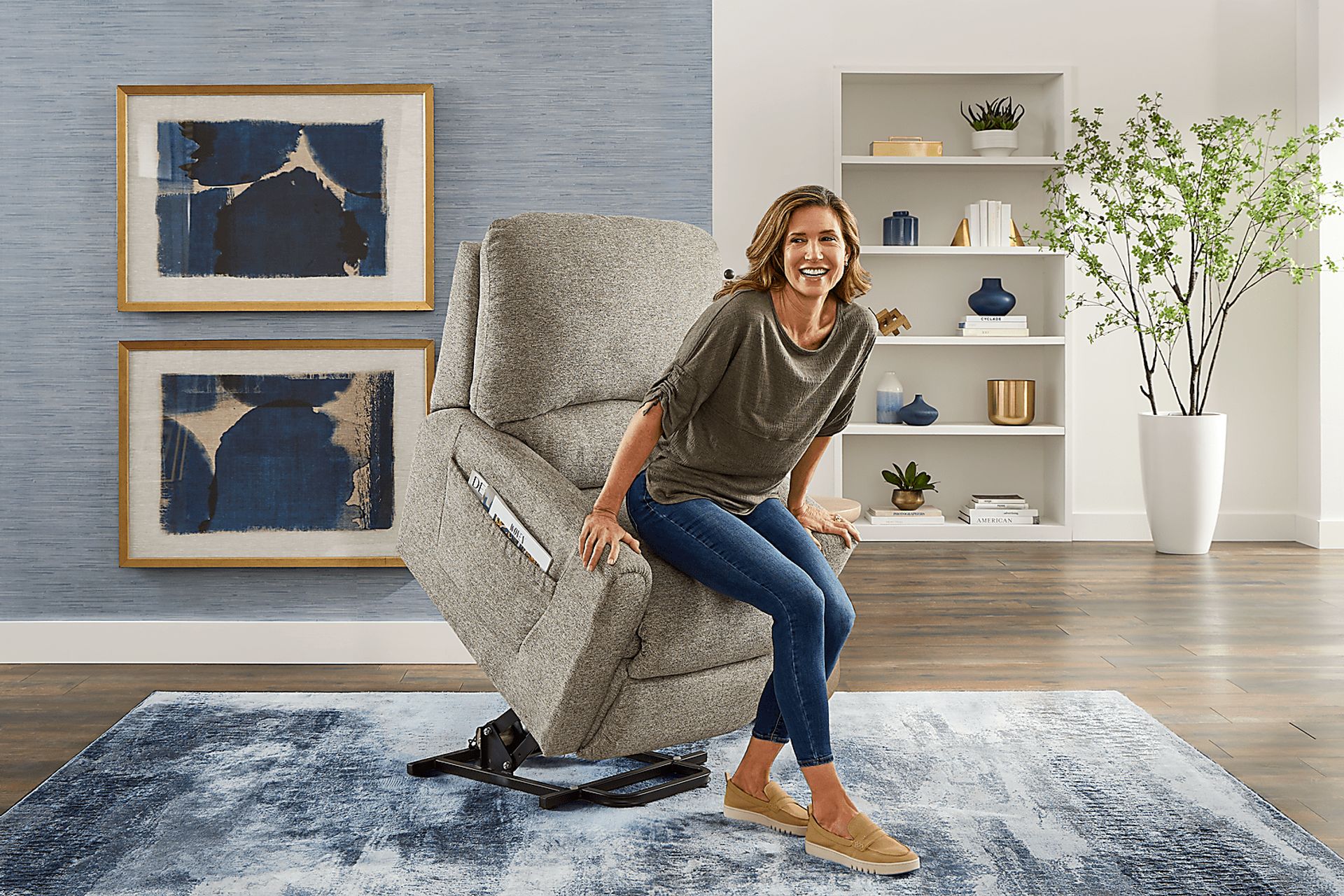 La-Z-Boy Jean Gray Dual Power Lift Recliner - Image 9