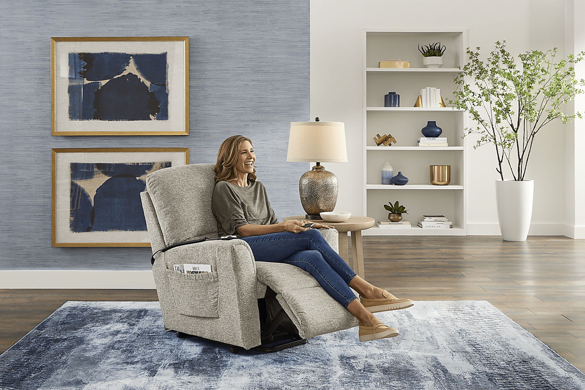 La-Z-Boy Jean Gray Dual Power Lift Recliner - Image 6