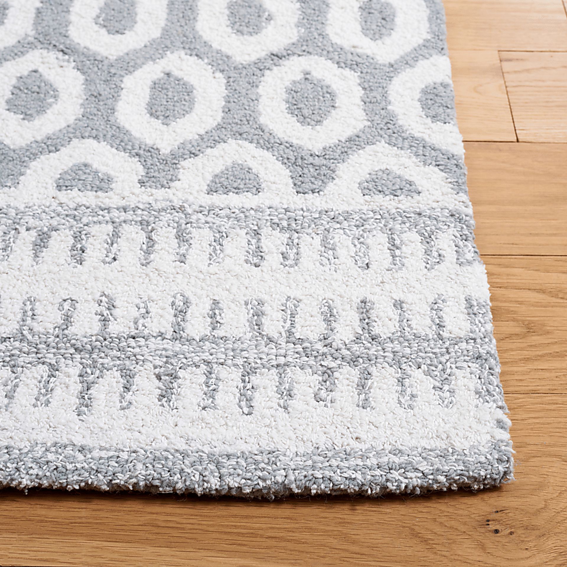 Jeknimu Ivory/Gray 3' x 5' Rug - Image 3
