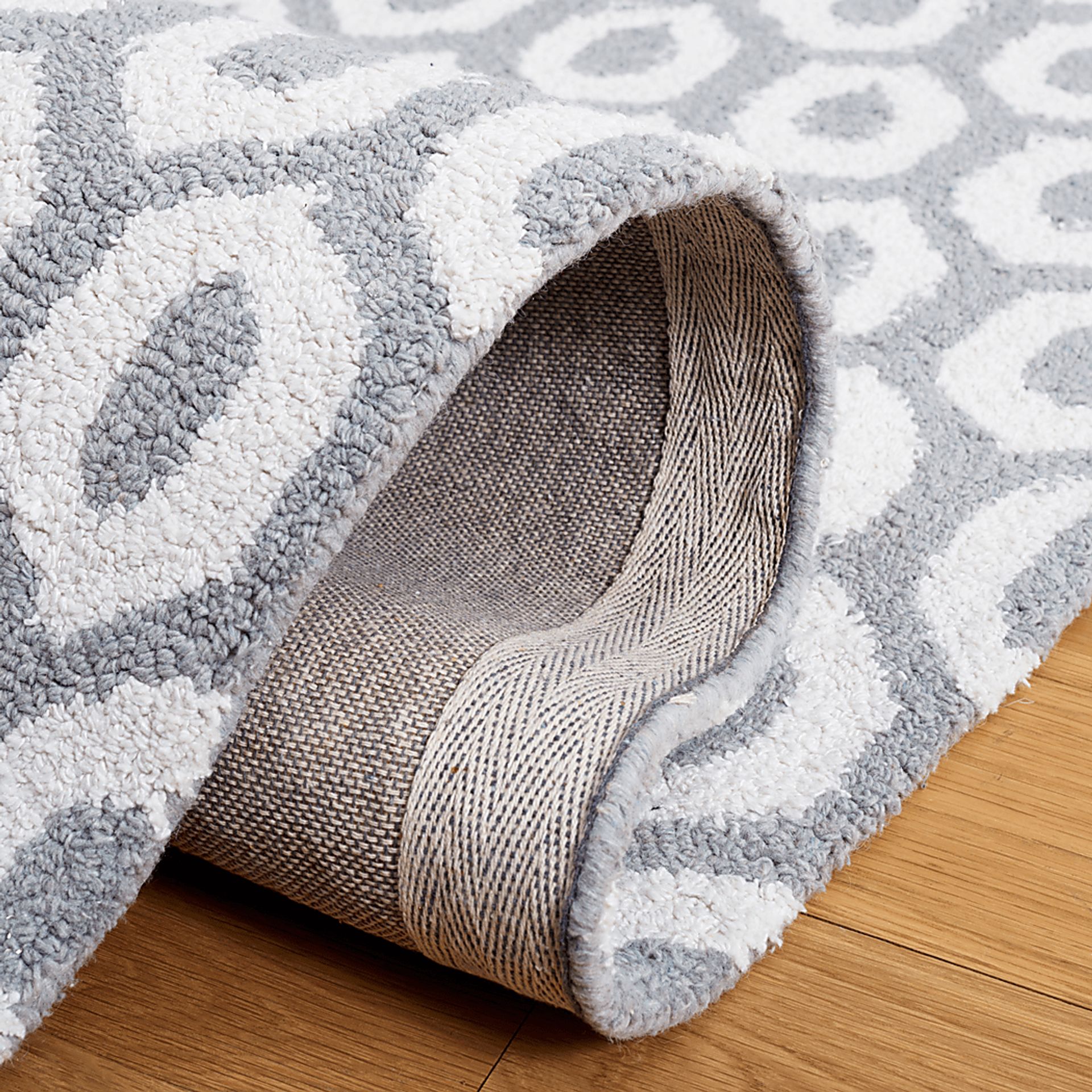 Jeknimu Ivory/Gray 3' x 5' Rug - Image 5