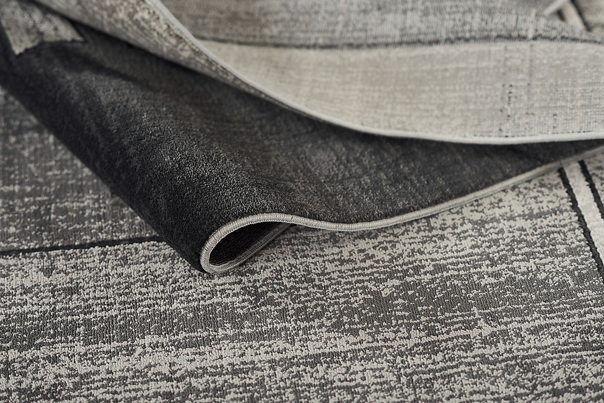 Jenzen Black 5'1 x 7'7 Rug - Image 8
