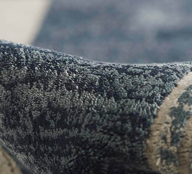Jenzen Blue 7'9 x 9'10 Rug - Thumbnail - Image 3