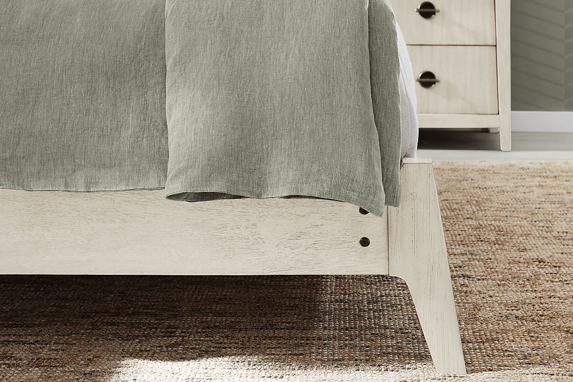 Jetty Beach White 3 Pc Queen Upholstered Bed - Image 4