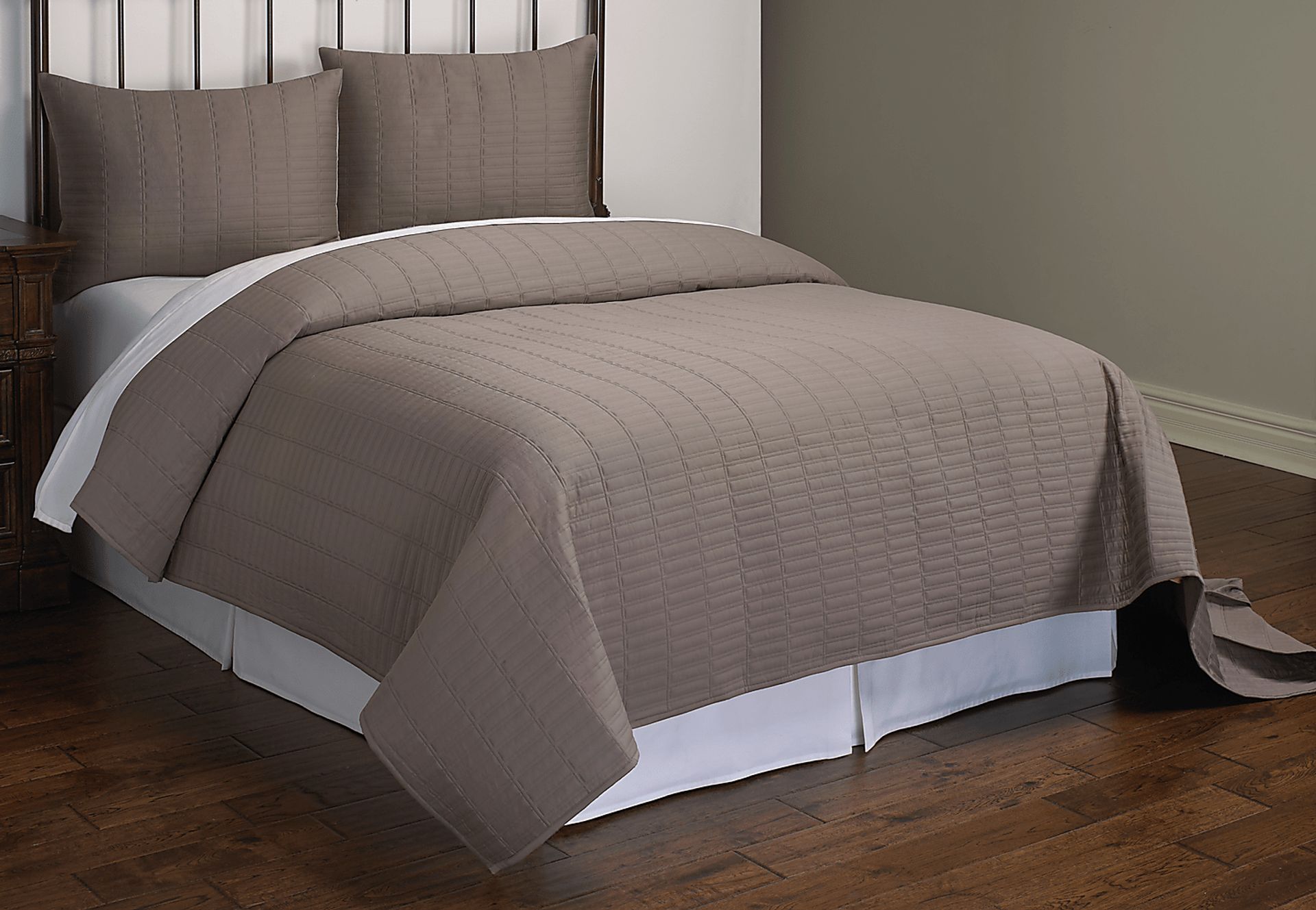 Jillianne Gray 3 Pc King Coverlet Set - Image 1
