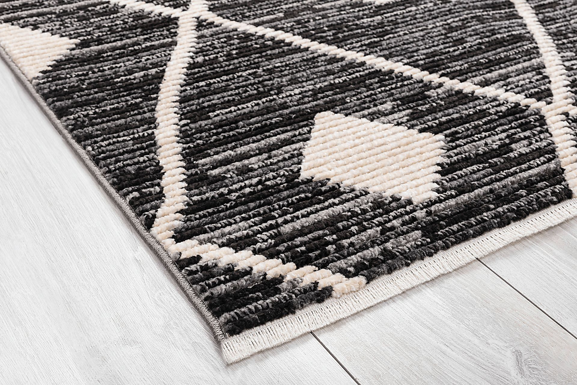 Jolcona Black 5'7 x 7'7 Rug - Image 4