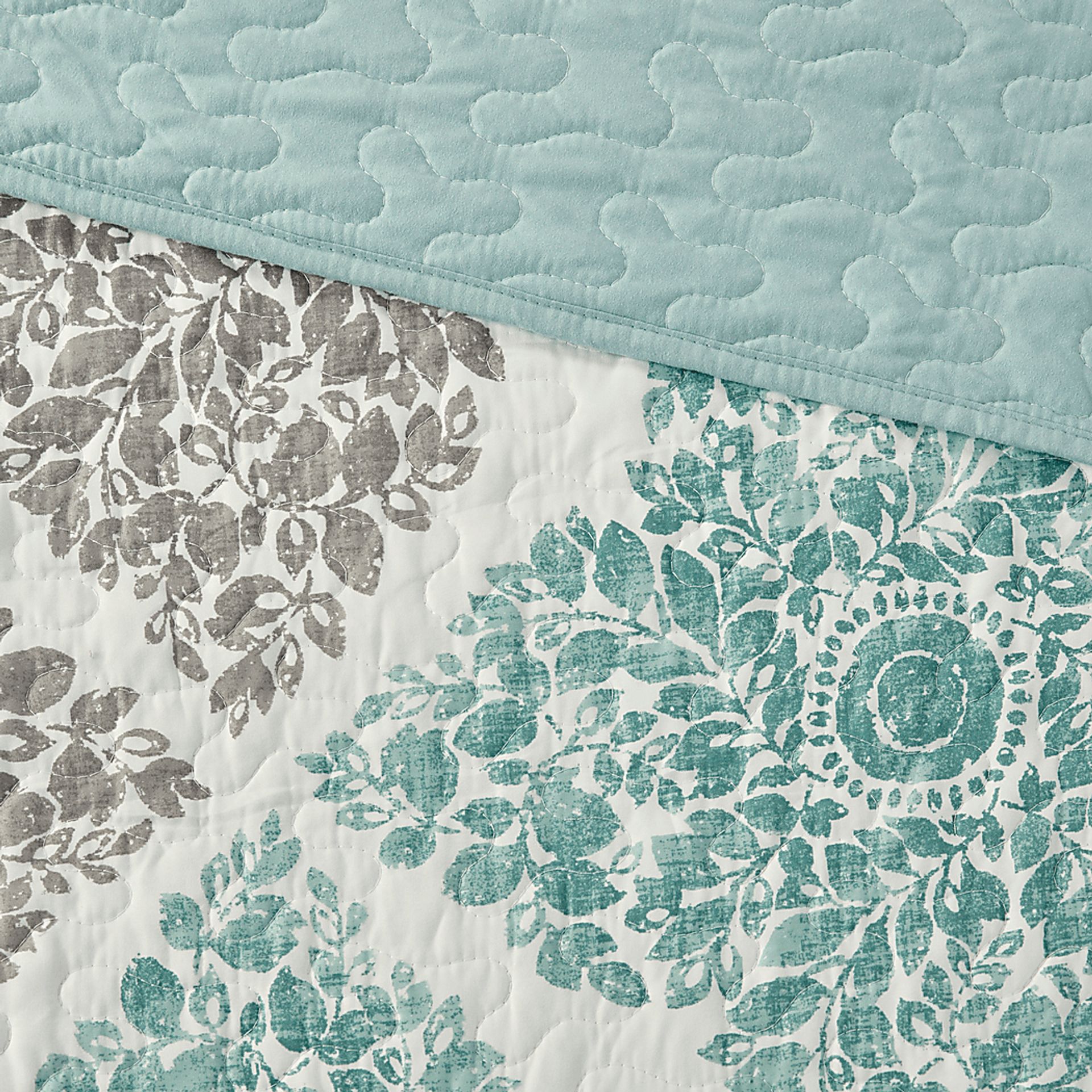Joulee Blue 6 Pc Full/Queen Coverlet Set - Image 11