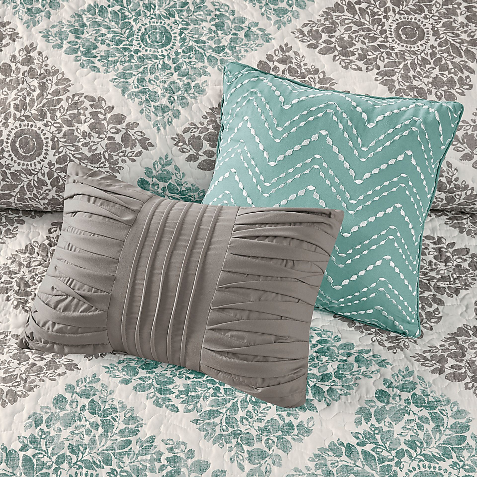 Joulee Blue 6 Pc Full/Queen Coverlet Set - Image 6