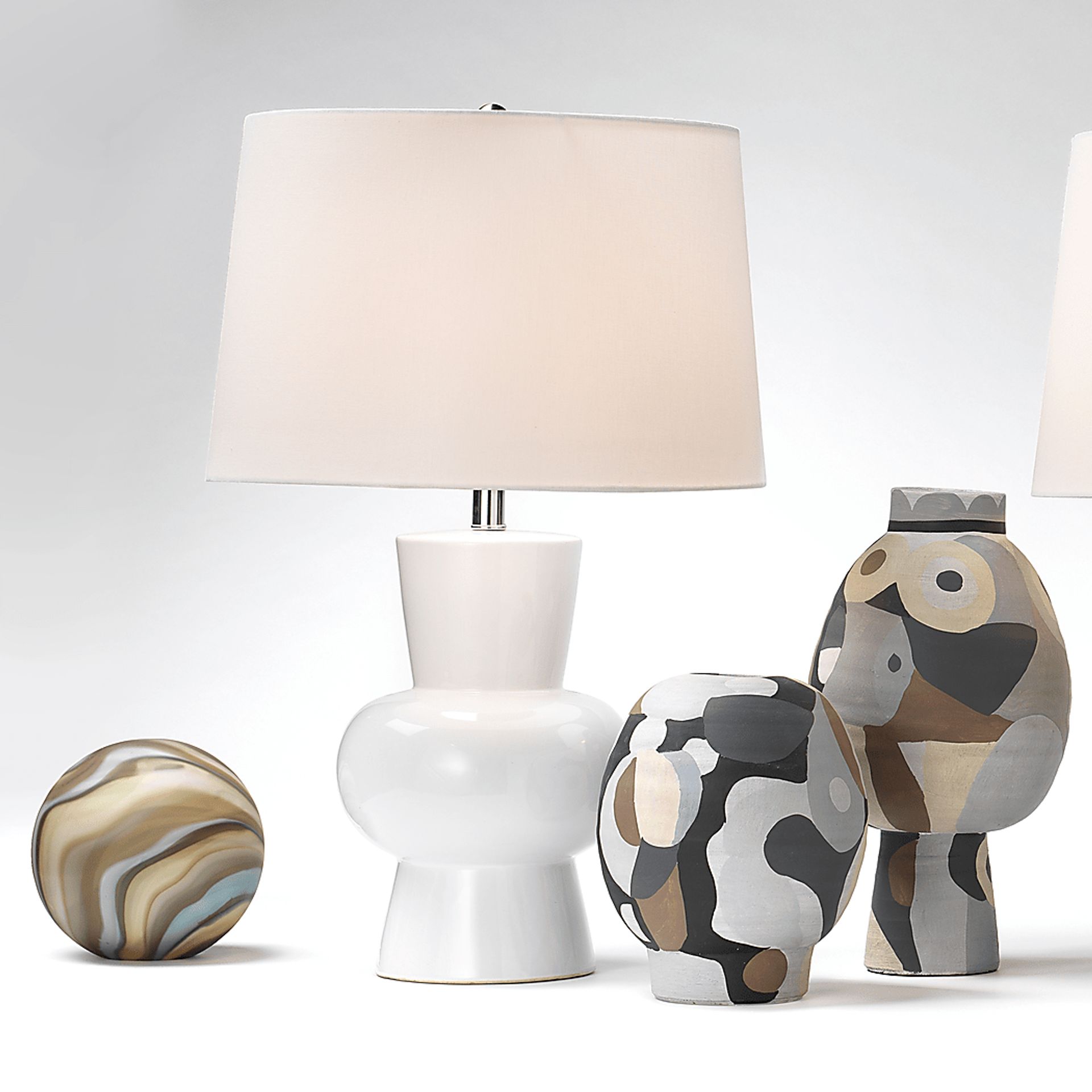 Jubilate Boulevard White Lamp - Image 2
