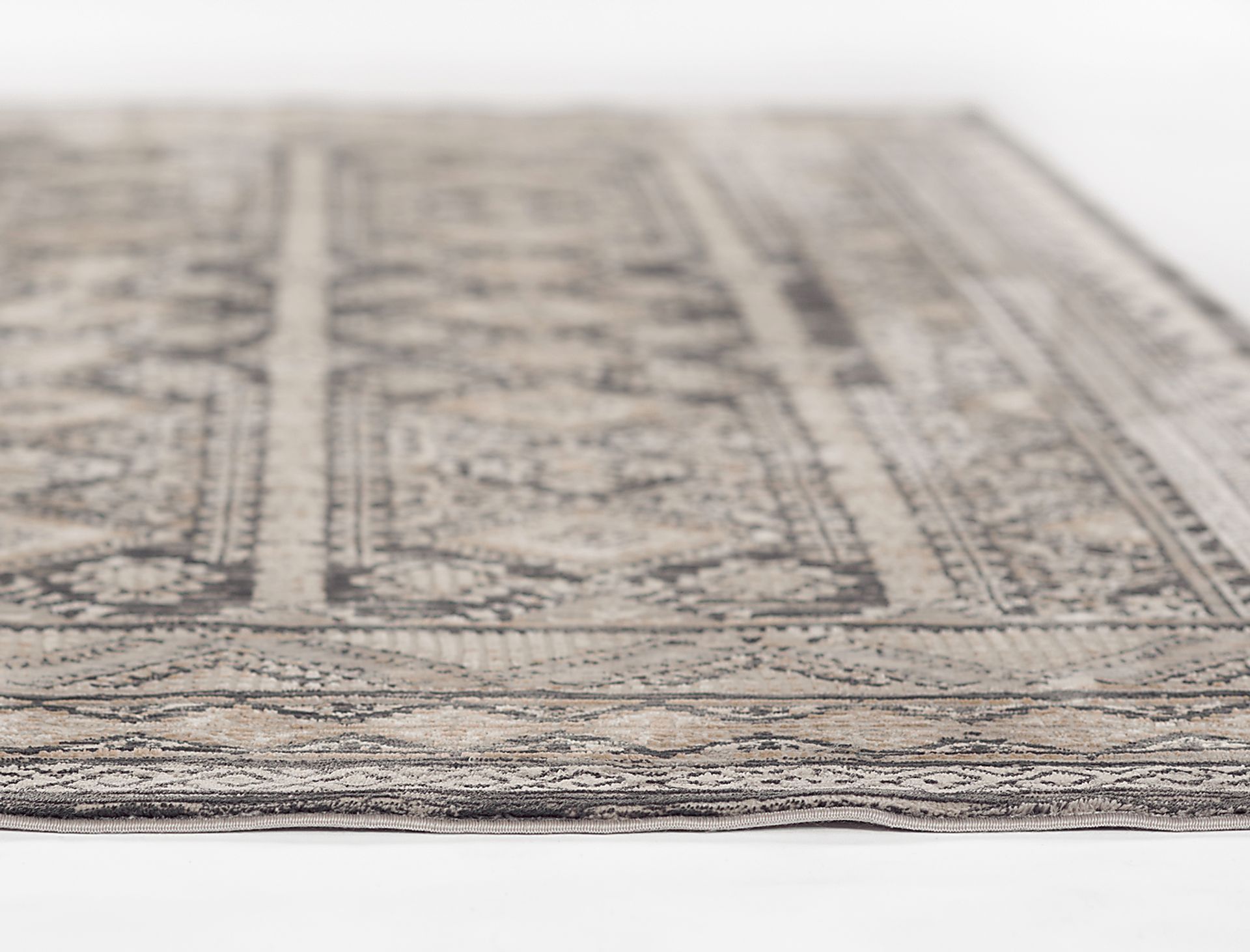 Juith Black 3'10 x 5'7 Rug - Image 5