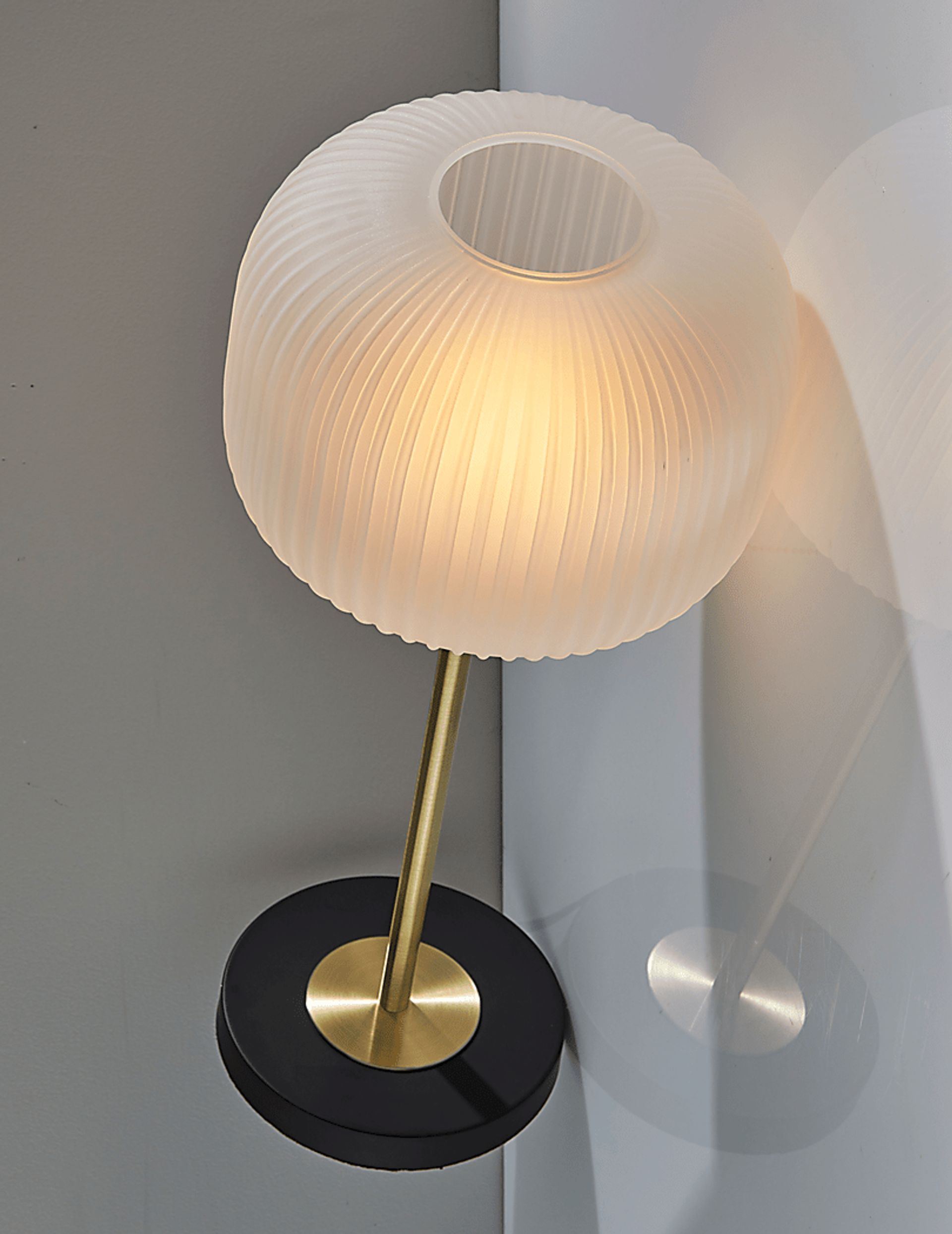 Julia Lane Brass Lamp - Image 5
