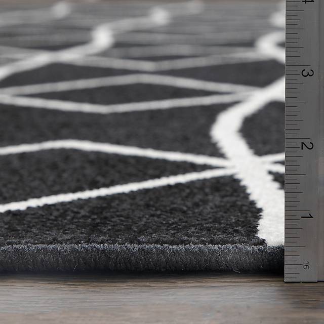 Kaikara Black 2' x 7' Indoor/Outdoor Runner - Thumbnail - Image 5