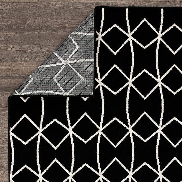 Kaikara Black 2' x 7' Indoor/Outdoor Runner - Thumbnail - Image 8