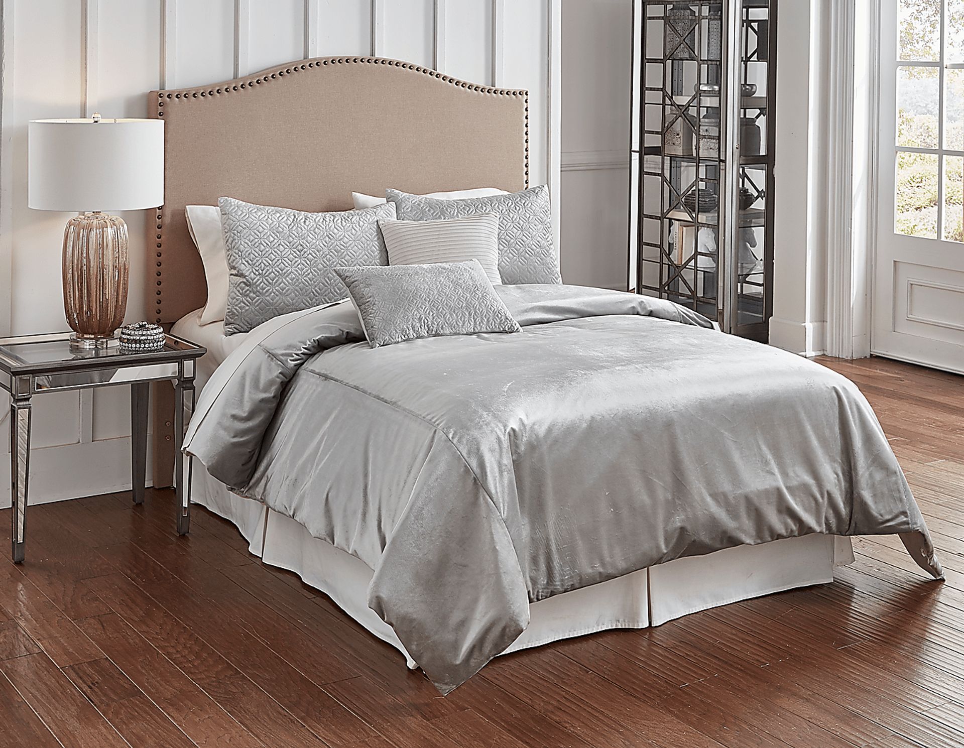 Kammie Gray 5 Pc King Comforter Set - Image 1