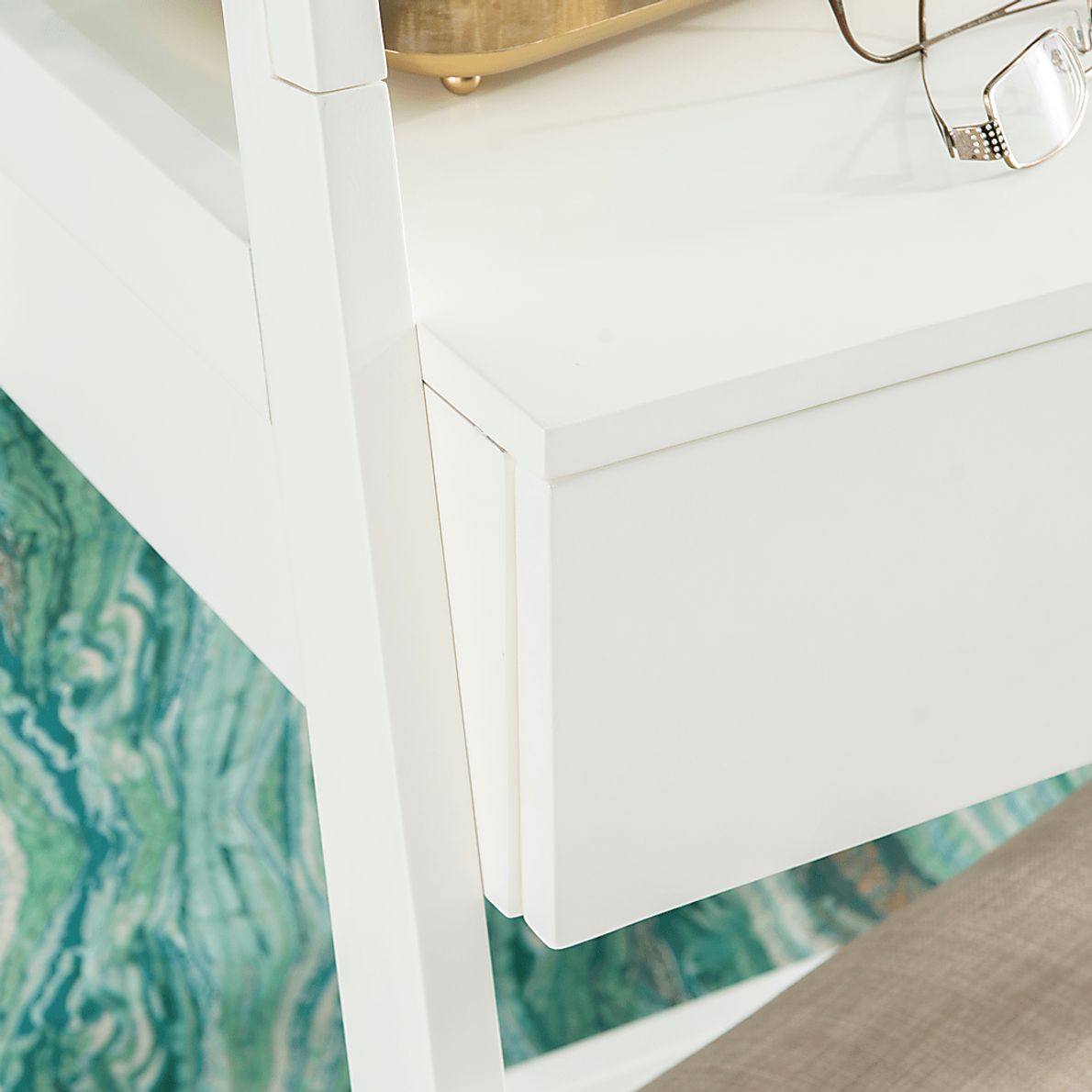 Kanawha White Vanity Set