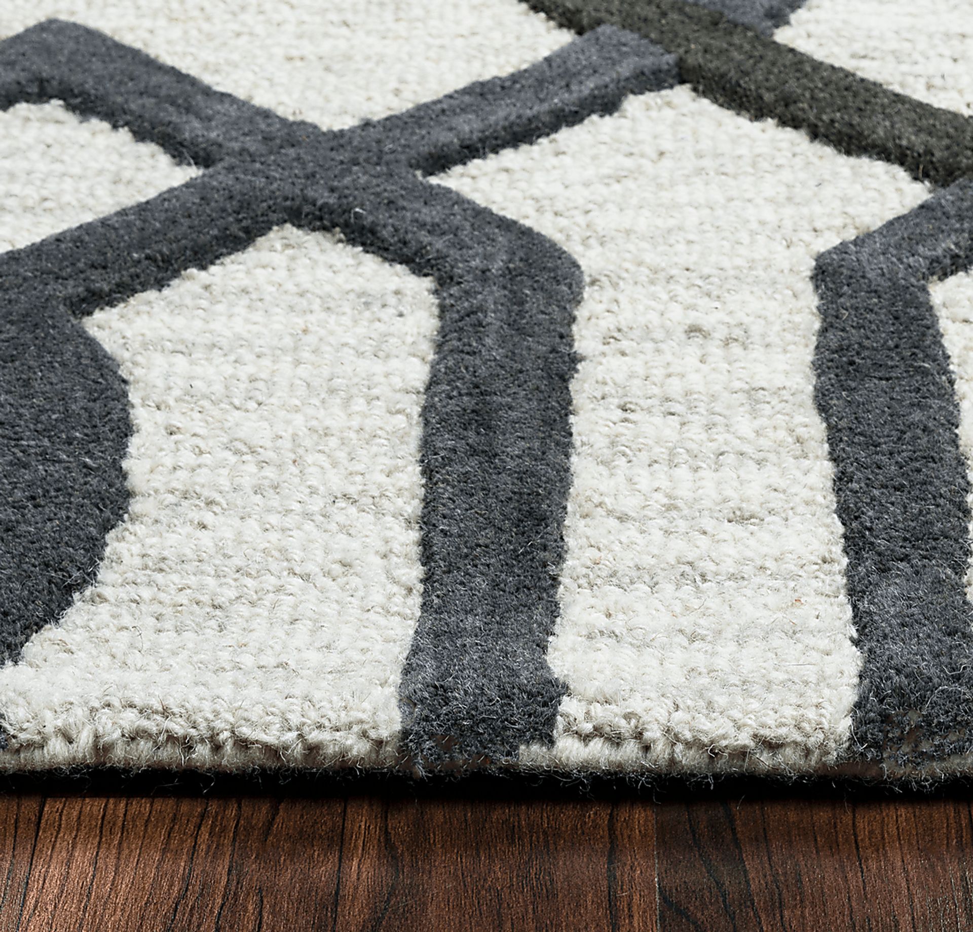Kandra Gray 5' x 8' Rug - Image 3