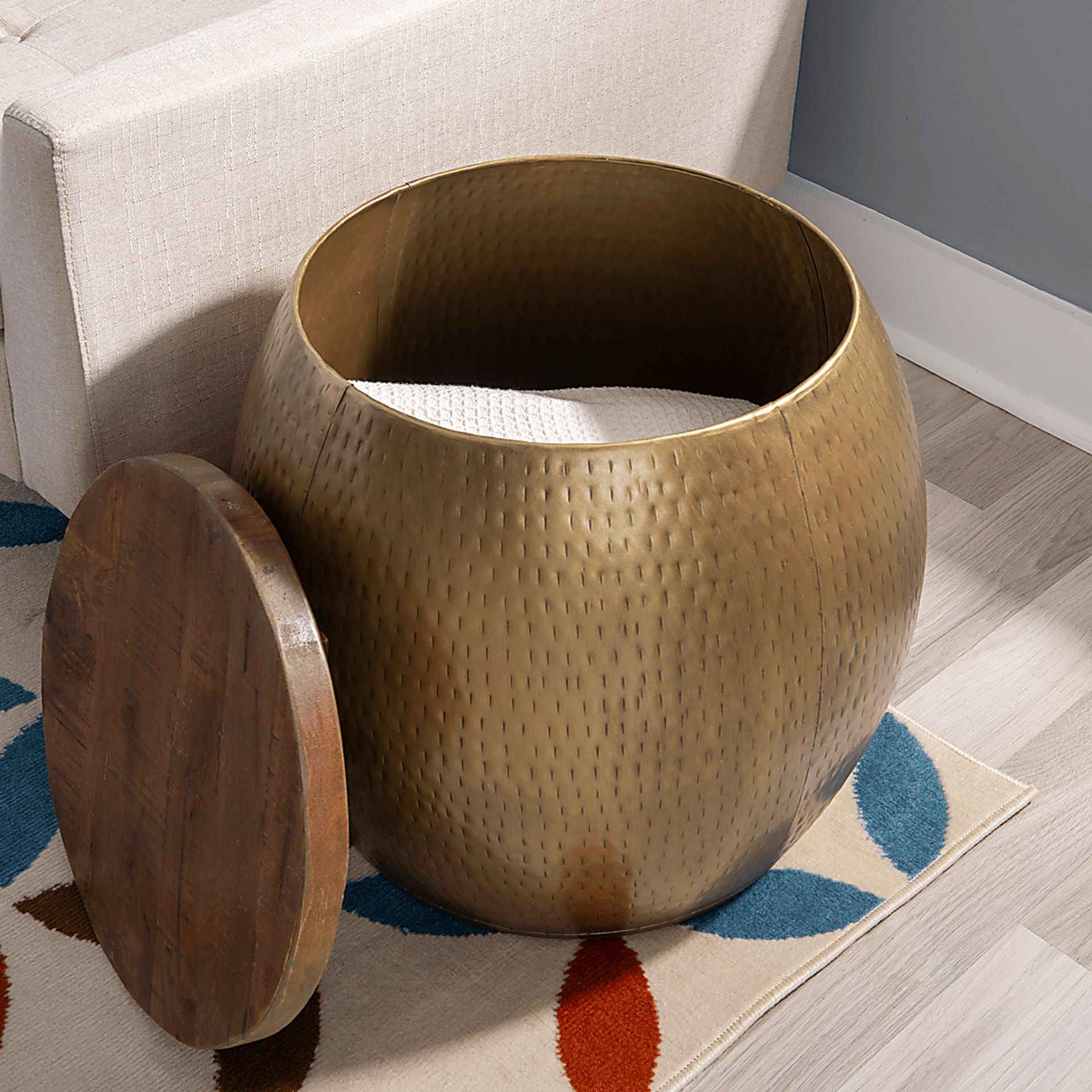 Kaneru Gold Accent Table - Image 4