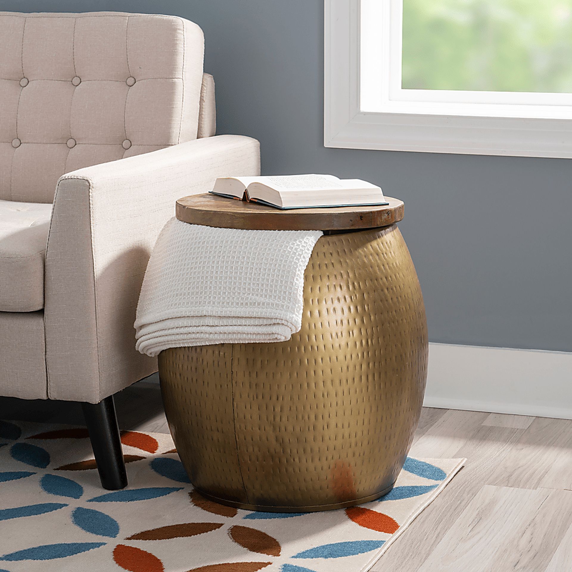 Kaneru Gold Accent Table - Image 5