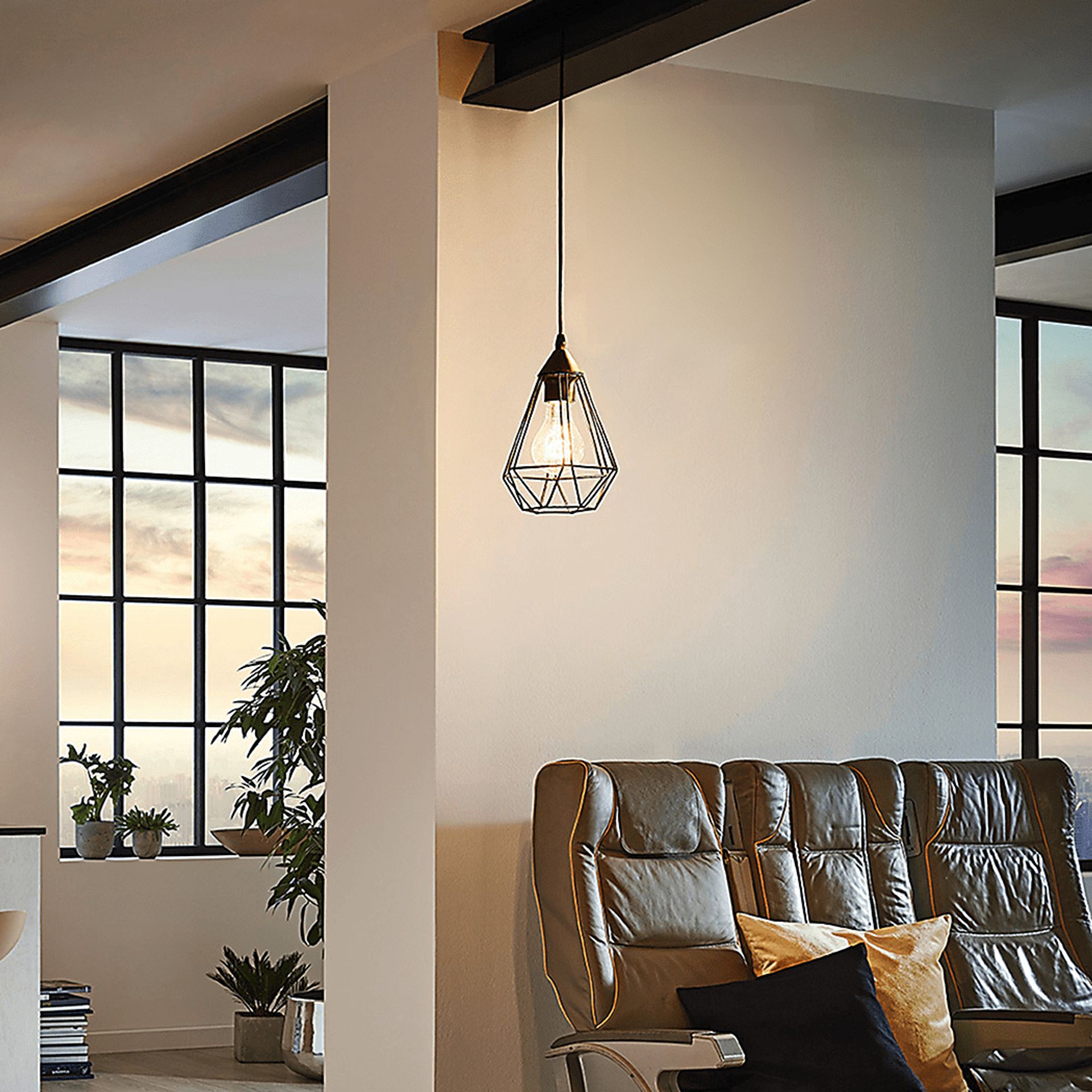 Kanst Road Black Pendant - Image 4