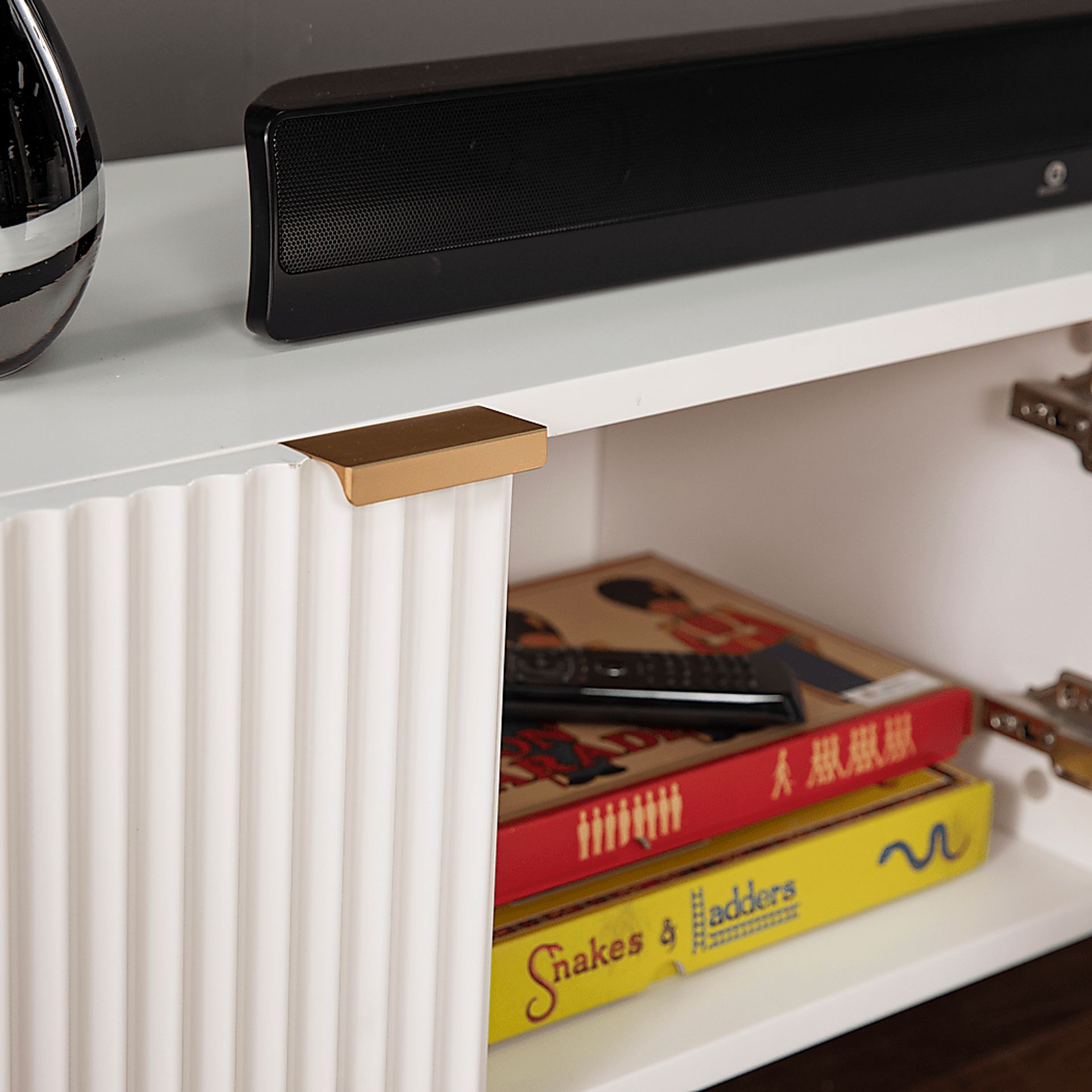 Kassarine White 60 in. Console - Image 6