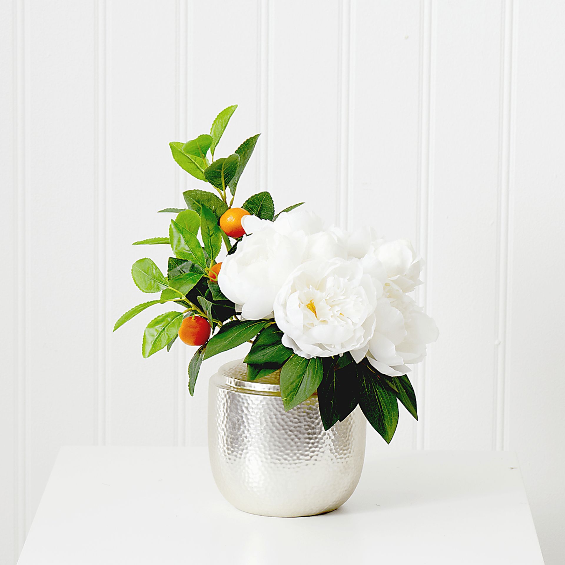 Kaynyne White Floral Arrangement with Vase - Image 3