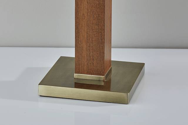 Kearns Cove Brass Lamp - Thumbnail - Image 2