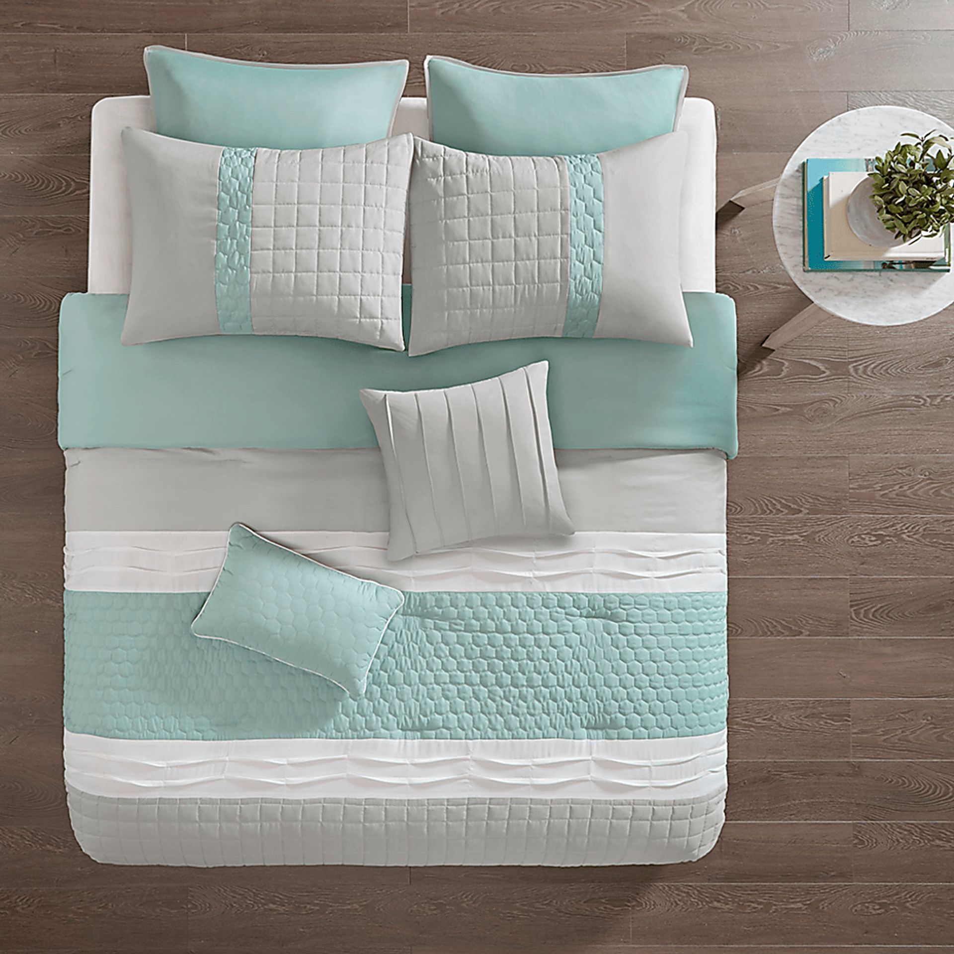 Kennuth Seafoam 8 Pc King Comforter Set - Image 2