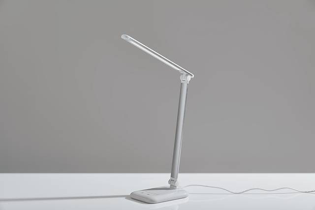 Kids Beadle White Table Lamp - Thumbnail - Image 2