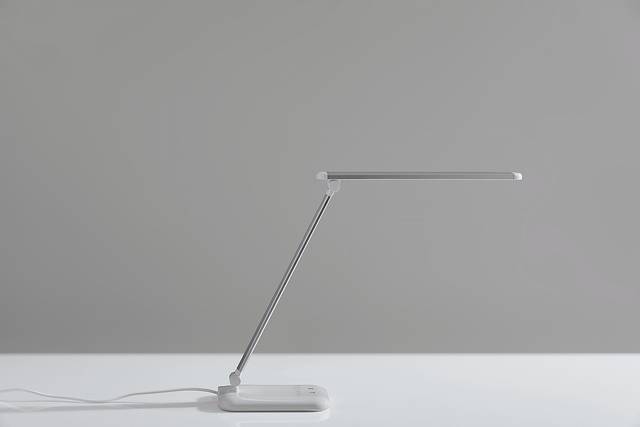 Kids Beadle White Table Lamp - Thumbnail - Image 4
