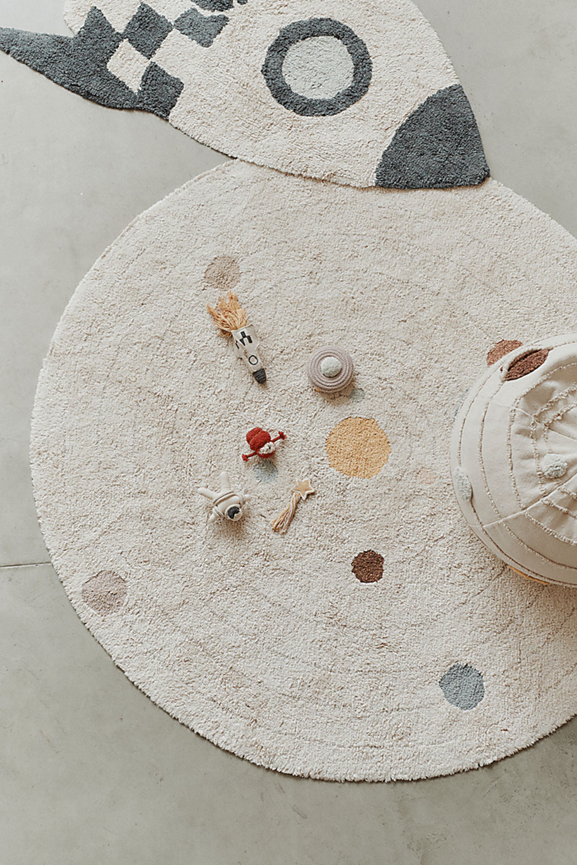 Kids Beige Solar System 5' x 5' Round Rug - Image 4