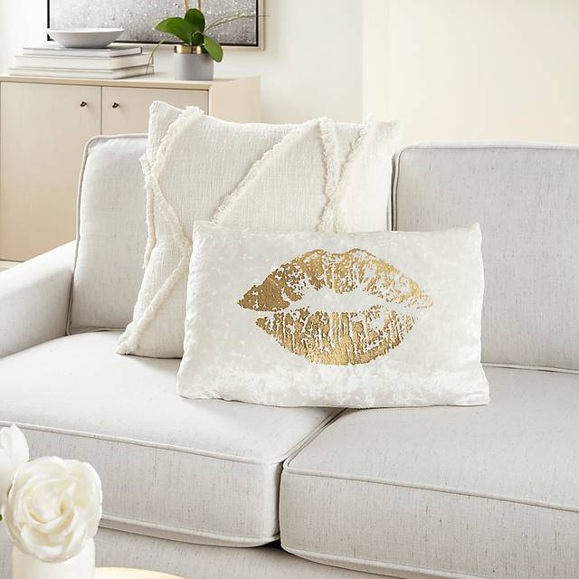 Kids Besos Bay Gold Throw Pillow - Thumbnail - Image 4