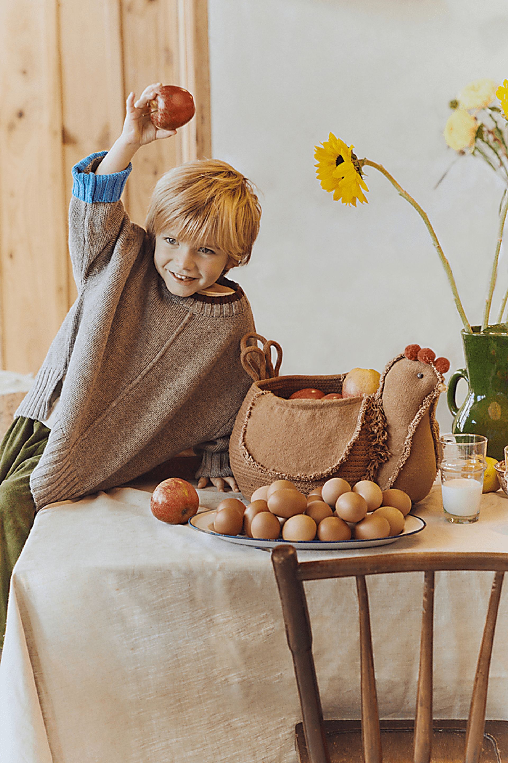 Kids Brown Chicken Basket - Image 2