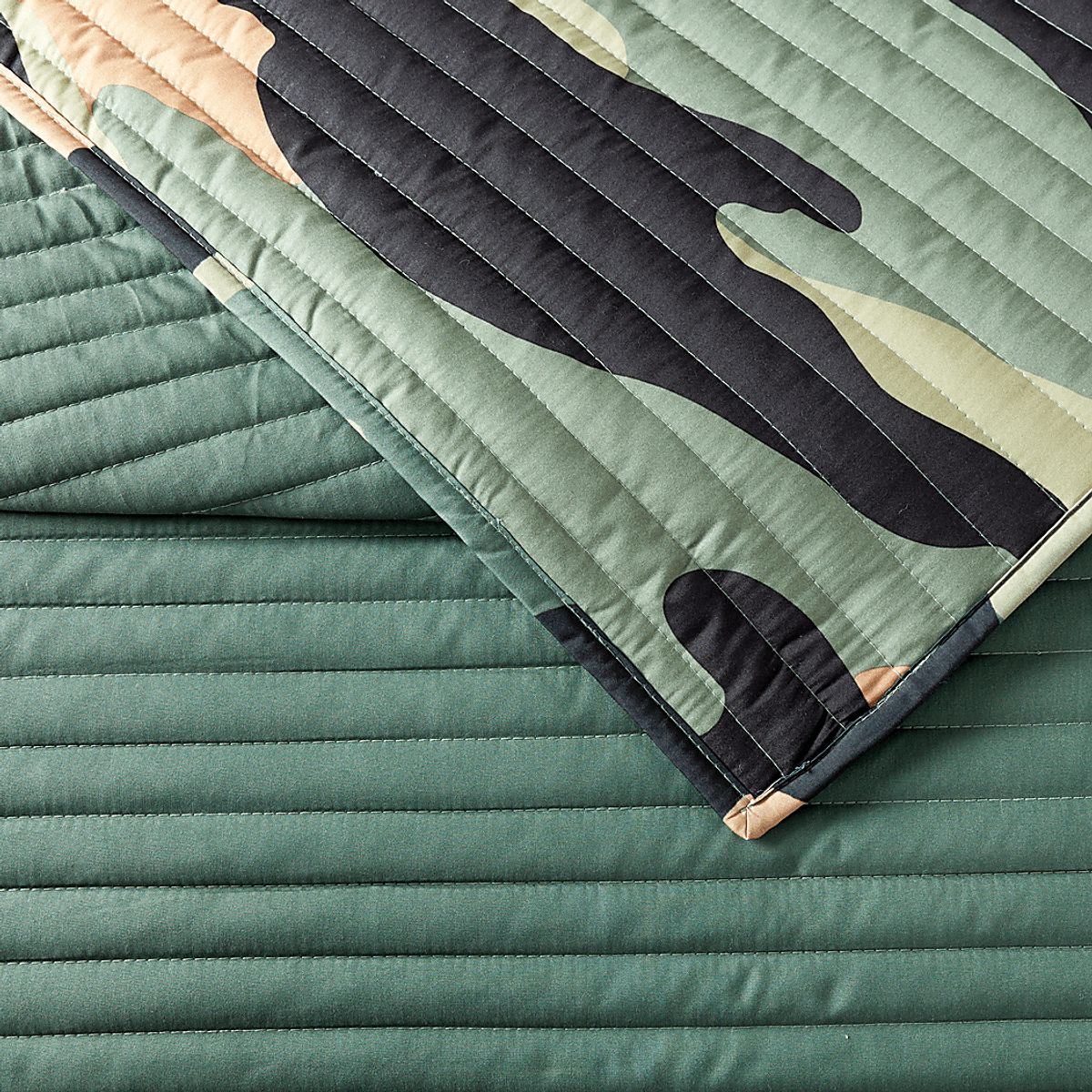 Camohunt Green Twin Quilt Set | Rooms to Go