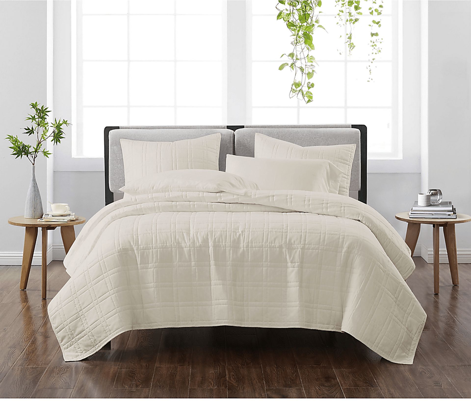 Kids Candy Colors Beige Twin Quilt Set - Image 1