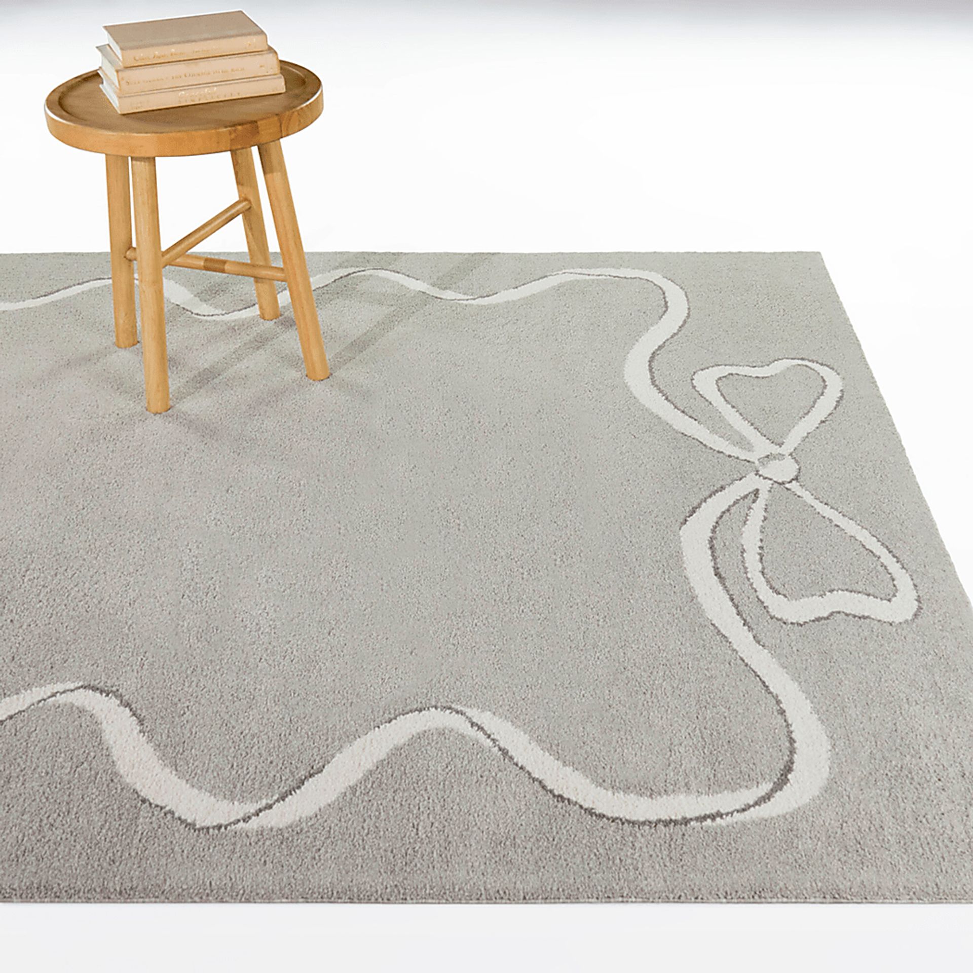 Kids Bow Manor Gray 5'3 x 7' Rug - Image 2