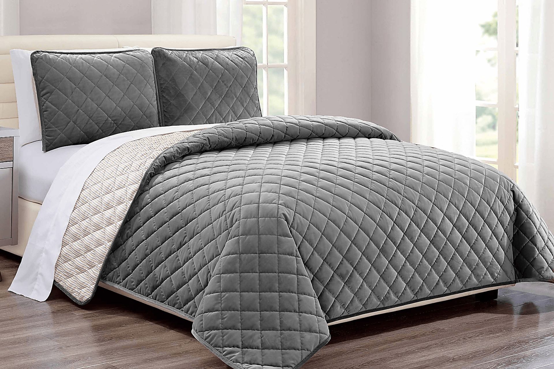 Kids Earthy Tones Gray 2 Pc Twin Comforter Set - Image 1