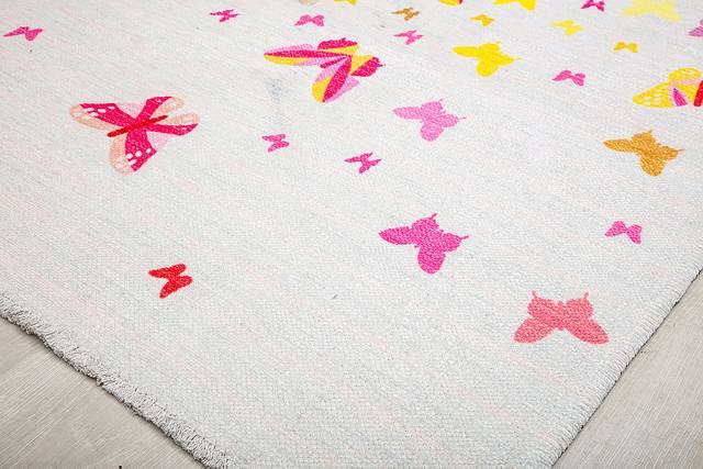 Kids Emgena White/Multi 5'3 x 7' Rug - Thumbnail - Image 5