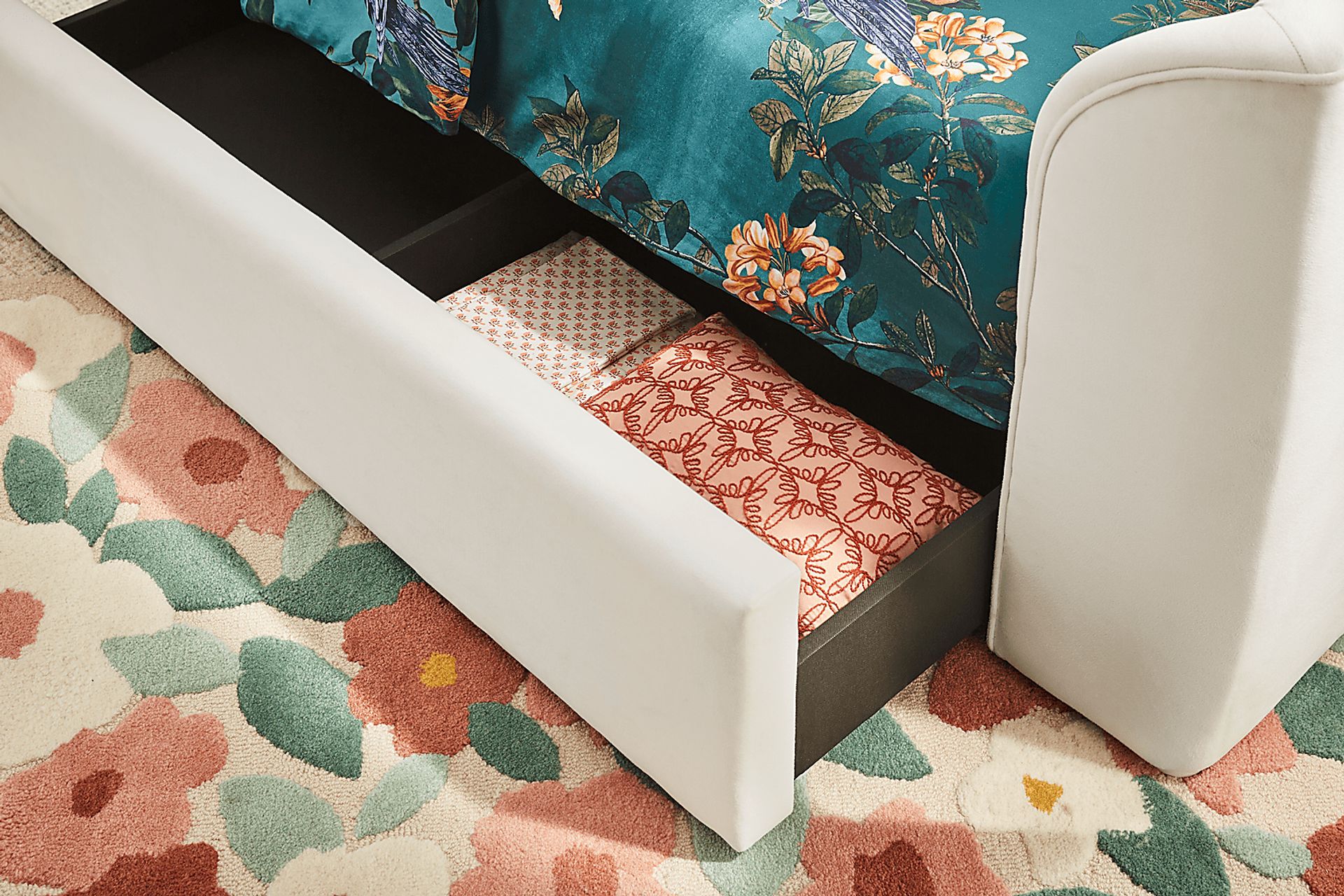 Kids Gwyneth White Twin Upholstered Storage Daybed - Image 4