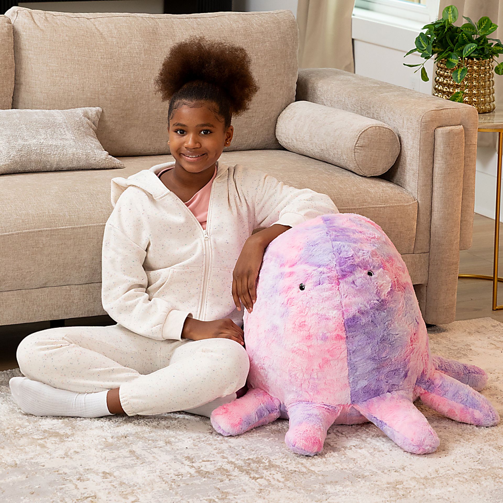 Kids Huggy the Octopus Tie-Dye Pink Bean Bag - Image 4
