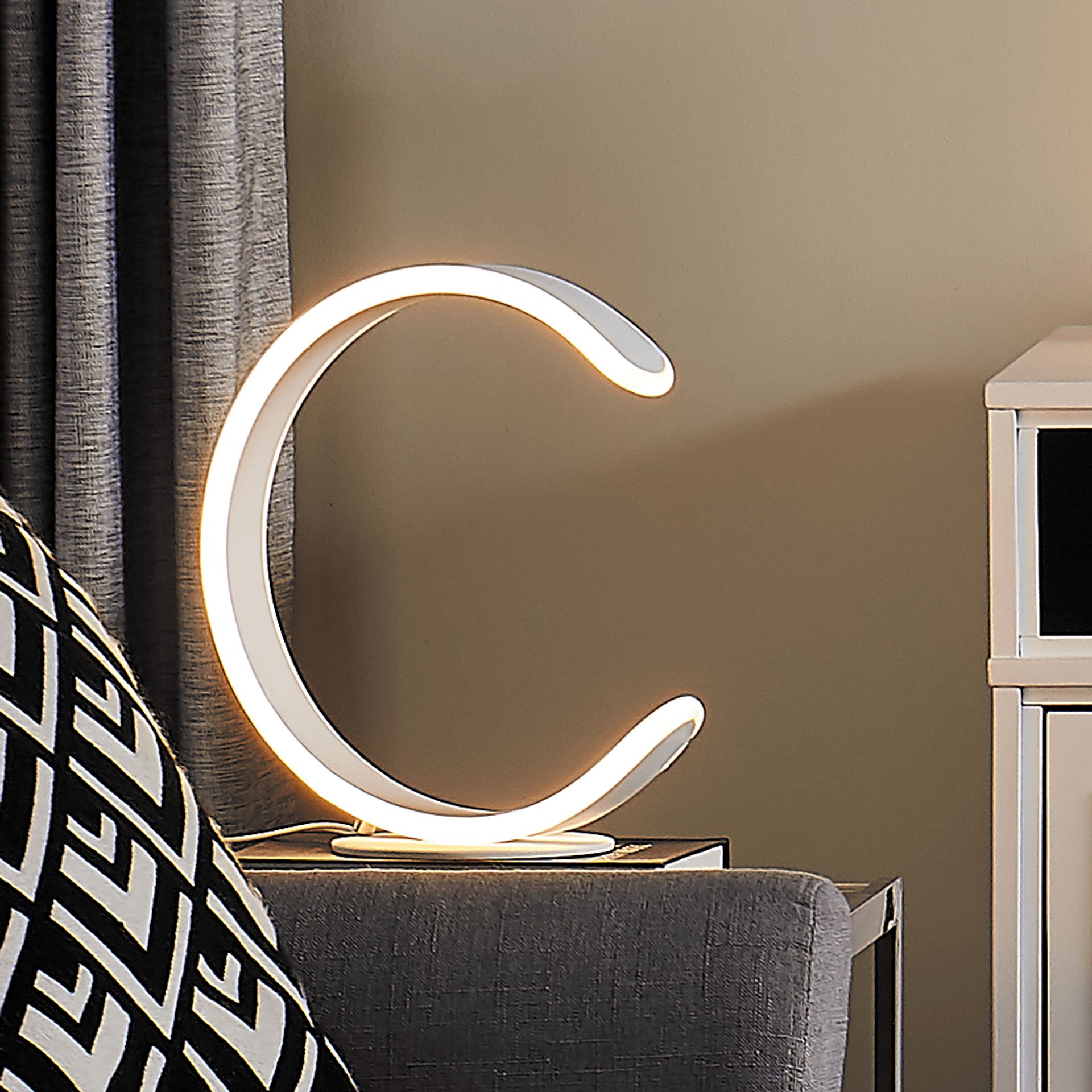 Kids Lochran White Lamp - Image 3