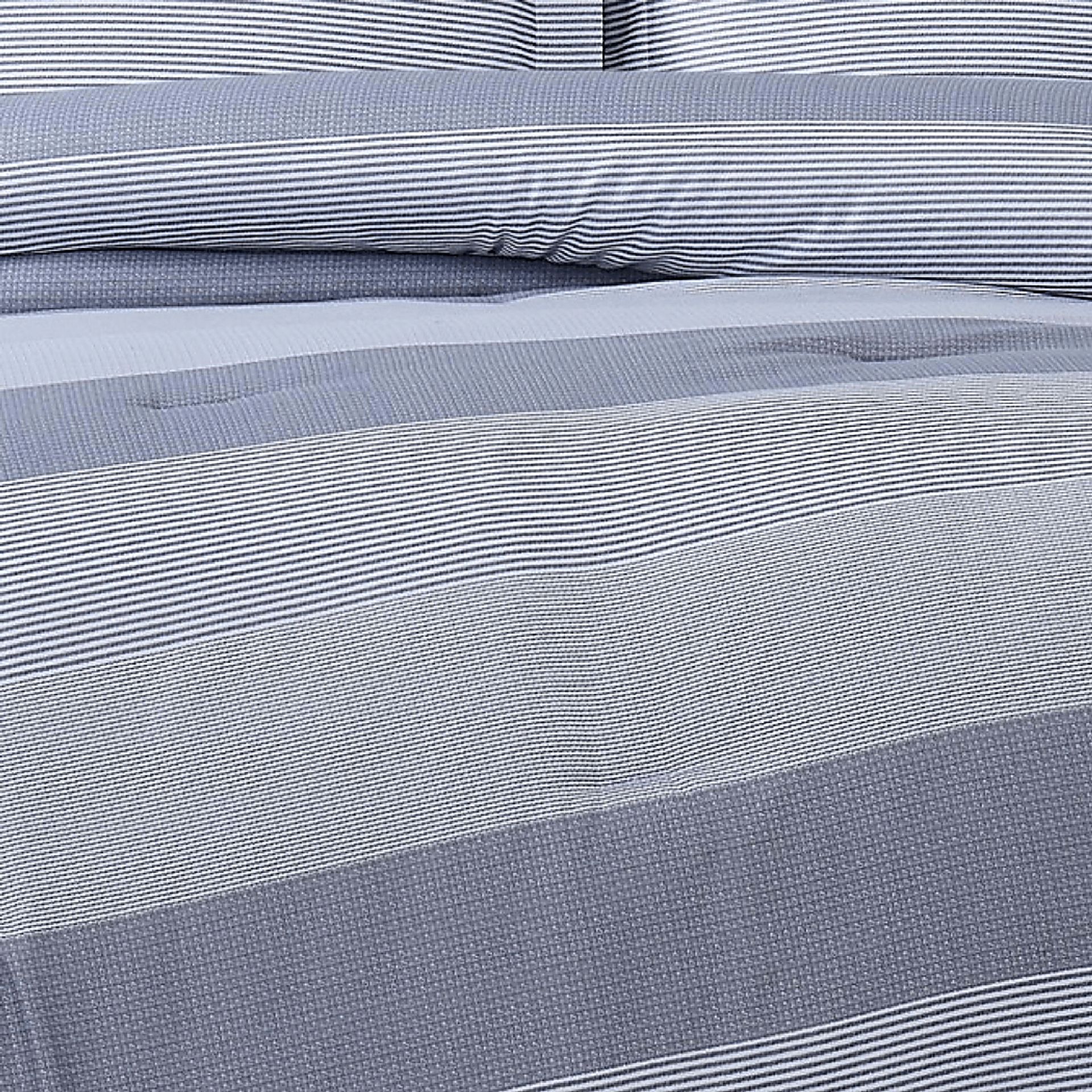 Kids Mountain Lilly Gray Twin Comforter Set - Image 3