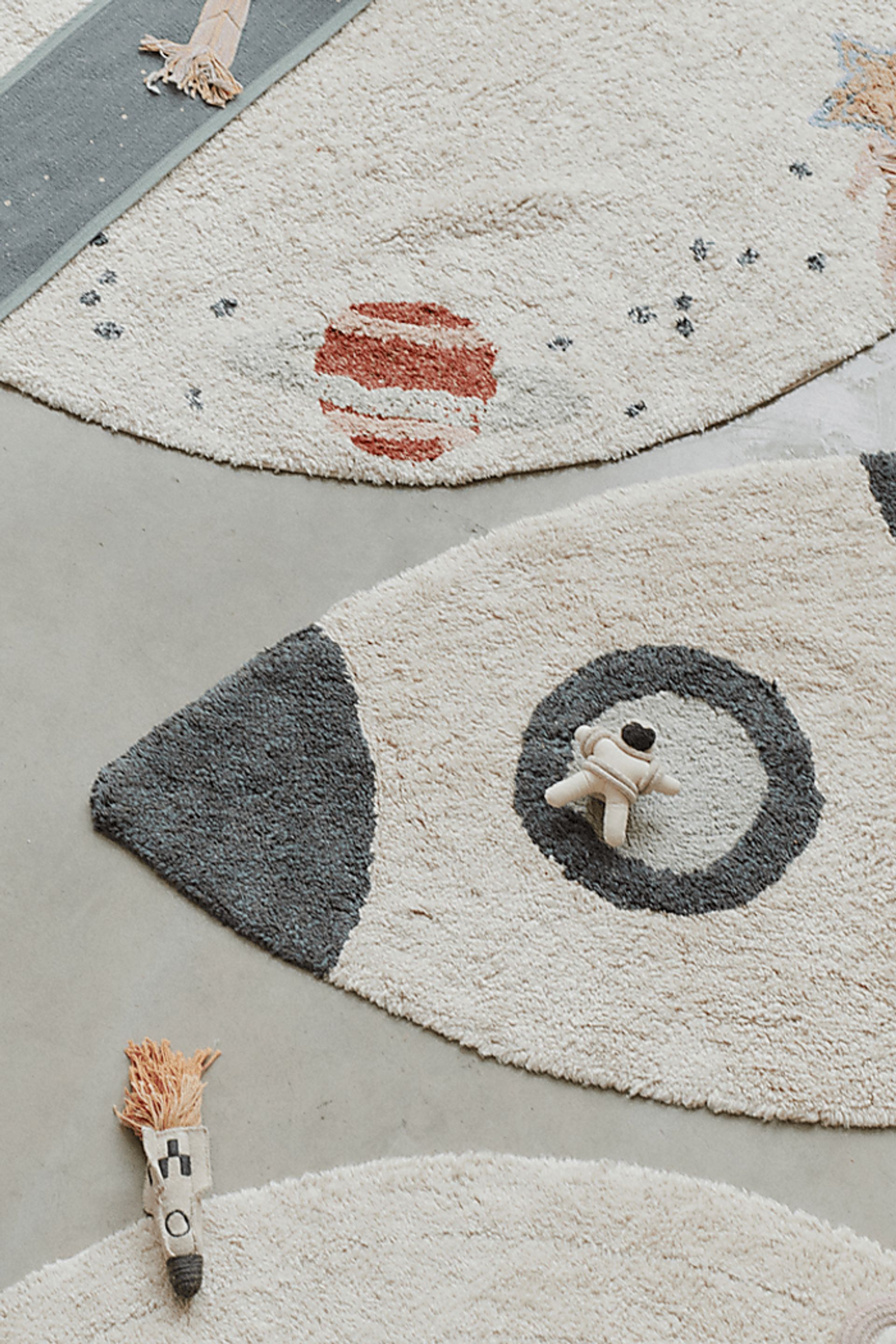 Kids Natural 2'9 x 4'5 Rocket Rug - Image 4