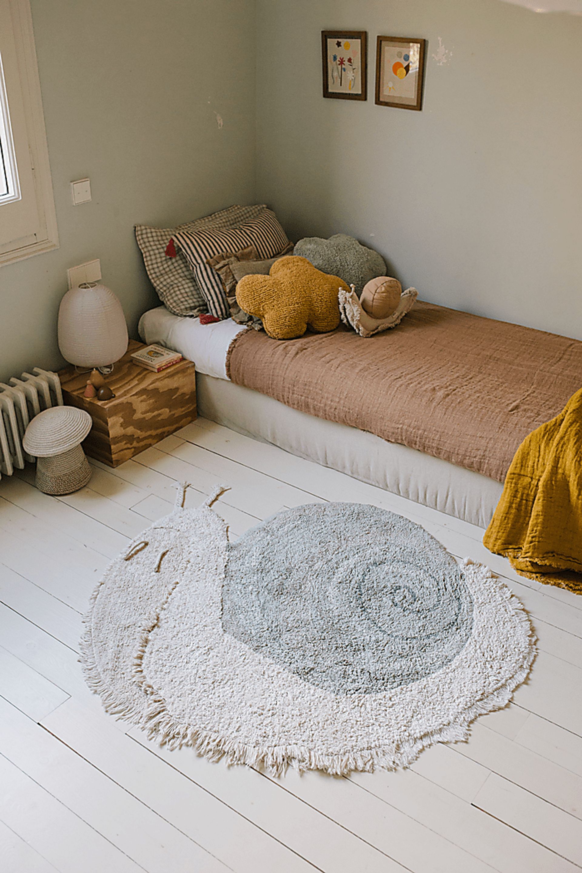 Kids Natural Snail 3'3 x 4' Machine Washable Rug - Image 2