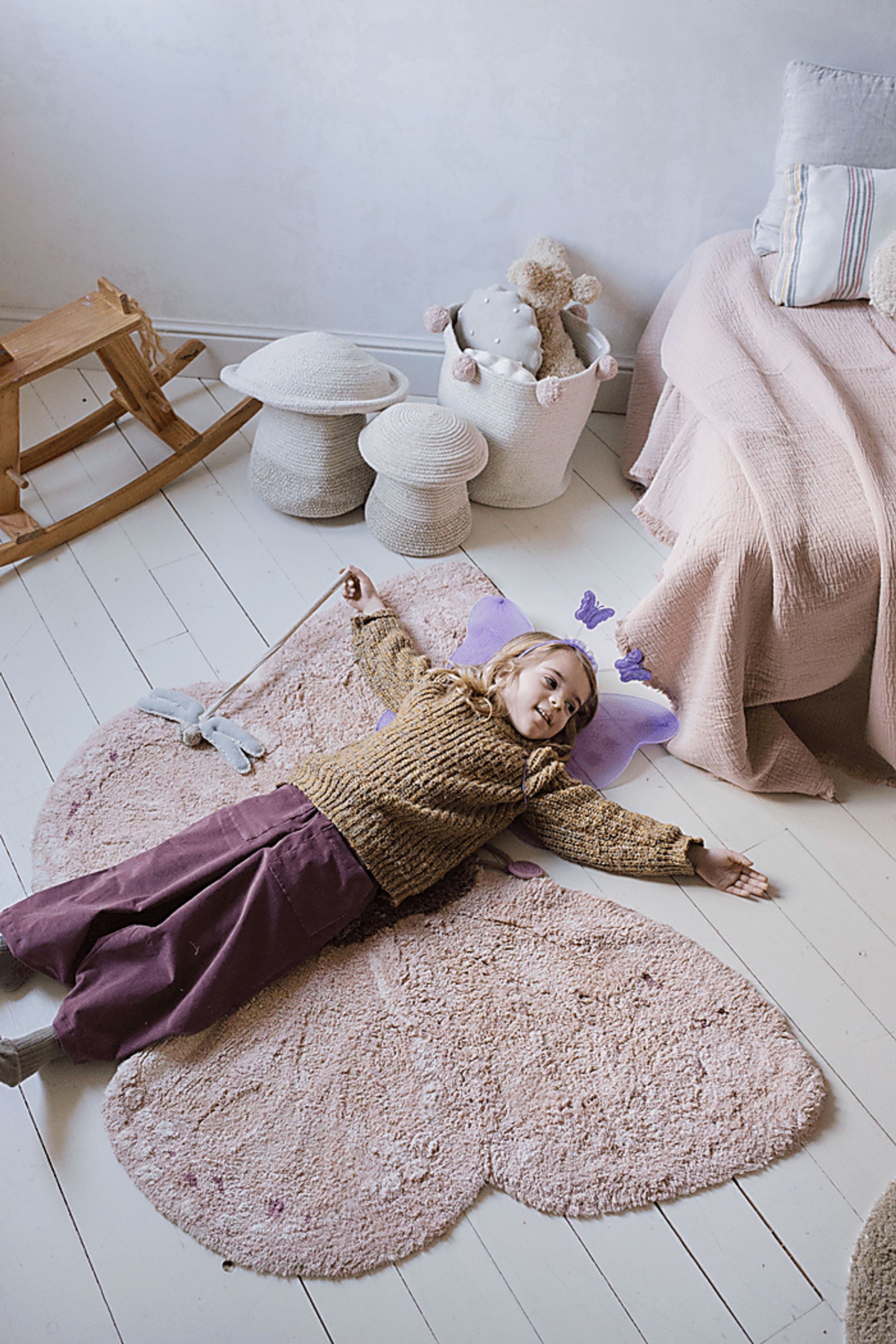 Kids Rose 3' x 4' Butterfly Rug - Image 5