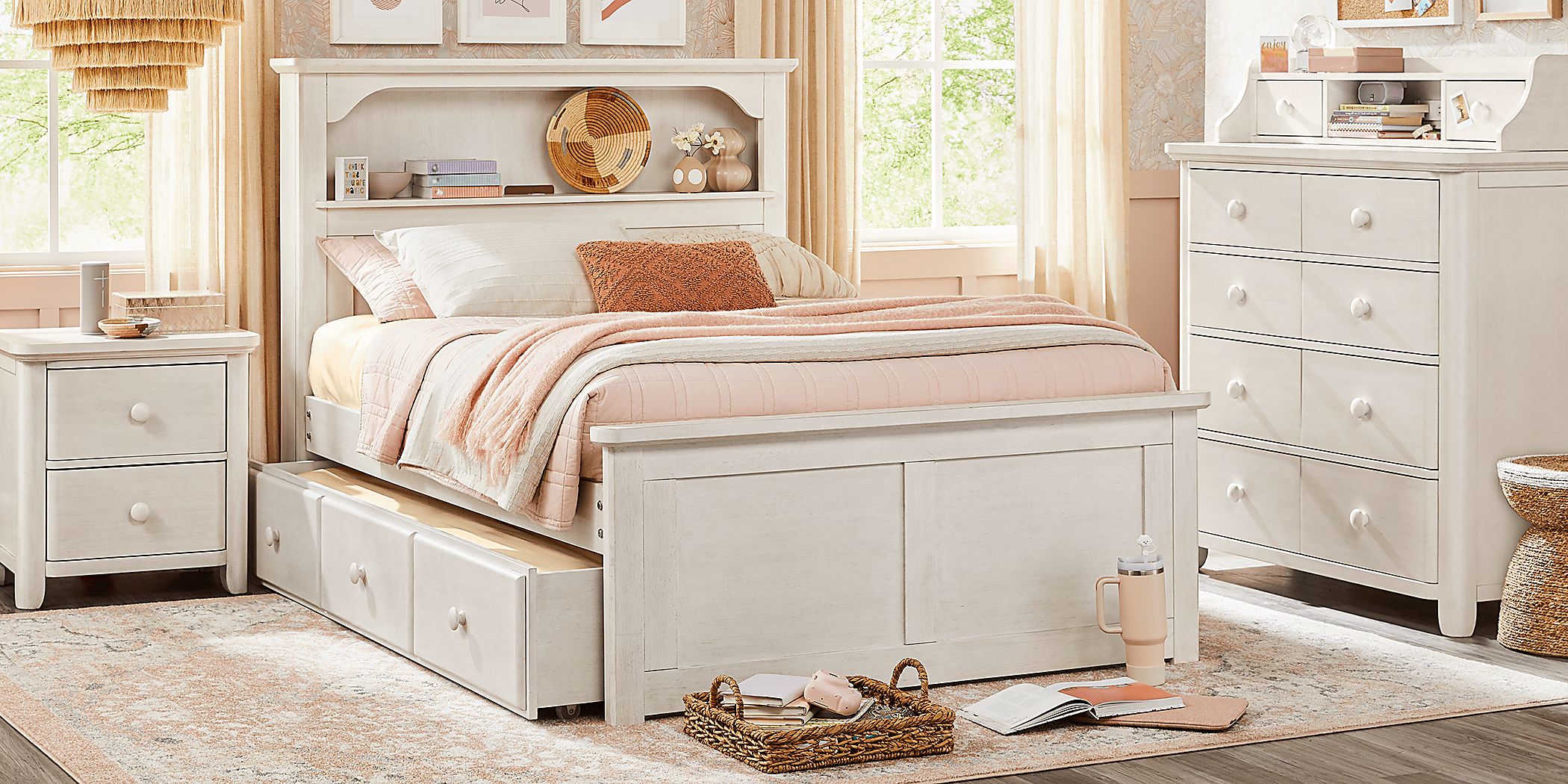 https://assets.roomstogo.com/product/kids-south-bend-washed-white-5-pc-full-bookcase-bedroom_3612950P_image-room?cache-id=85aafd1c486d9234f0f620ce7a06fc5d