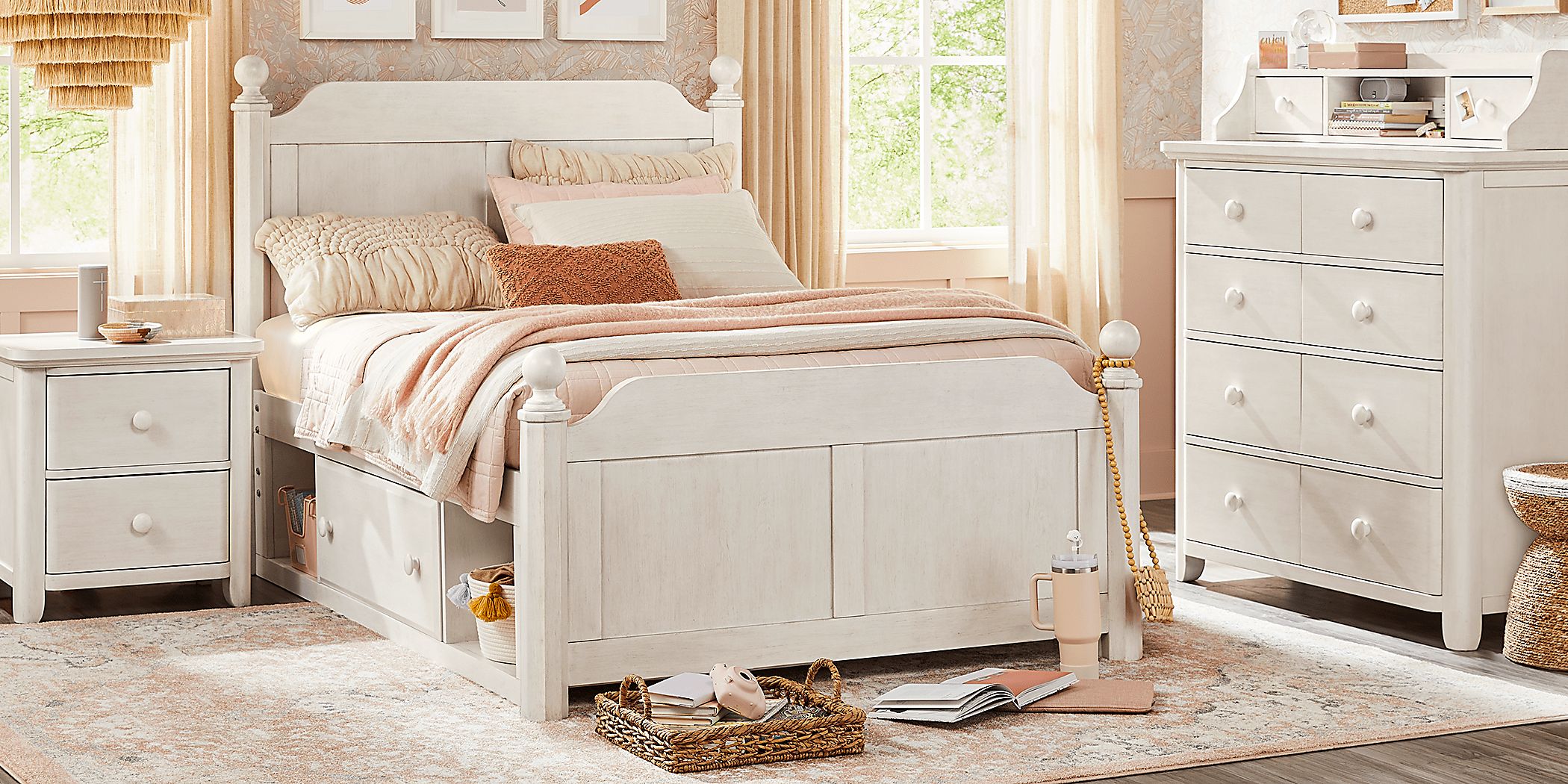 https://assets.roomstogo.com/product/kids-south-bend-washed-white-5-pc-full-poster-bedroom_3572950P_image-room?cache-id=ef228079e5c7297cc4a5d8ef488d4a88